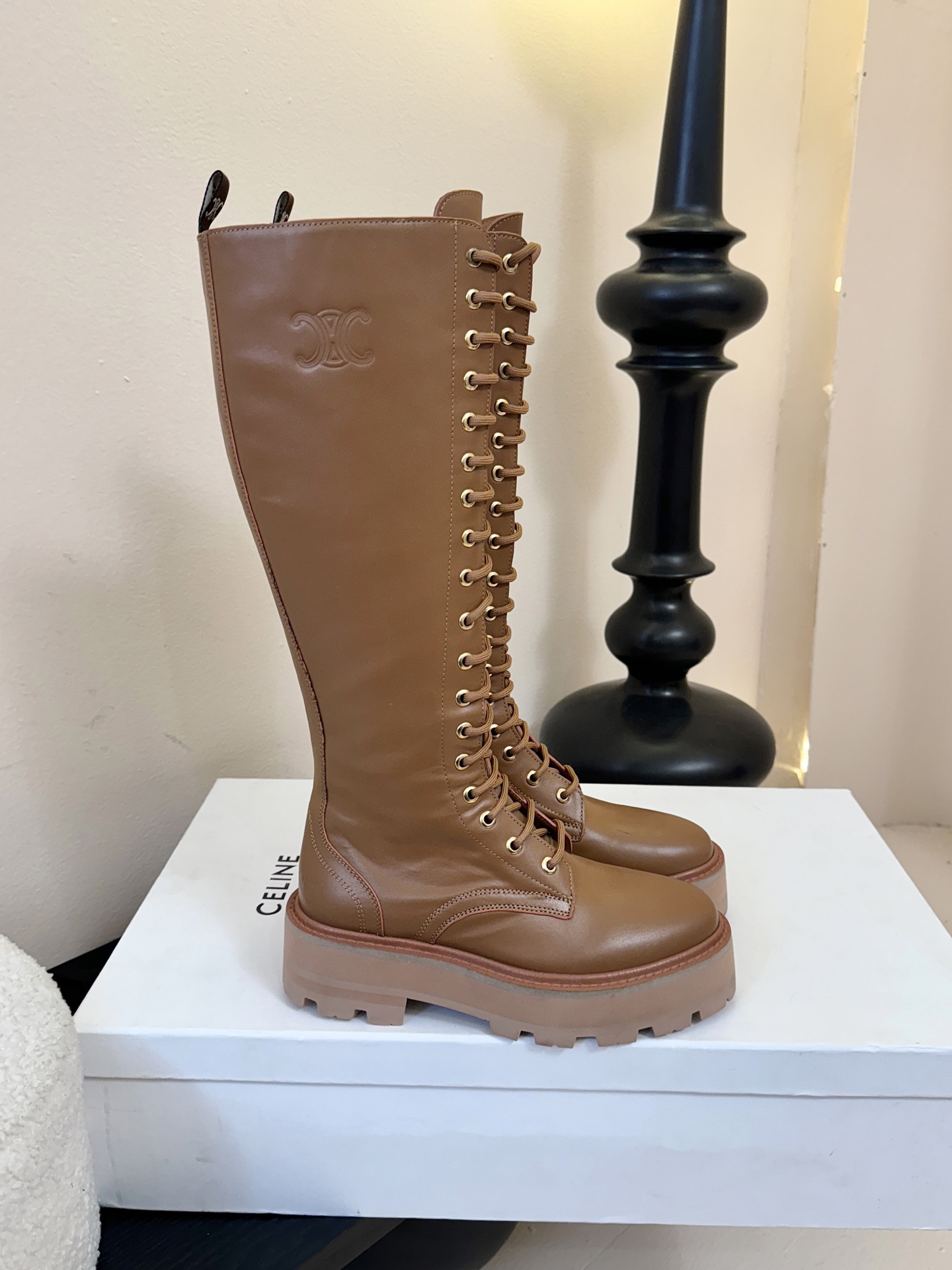 【CELINE·思琳】赛琳2025秋冬款BULKY BUCKLED系列拼色一脚蹬交叉搭扣长靴松紧带帆布短