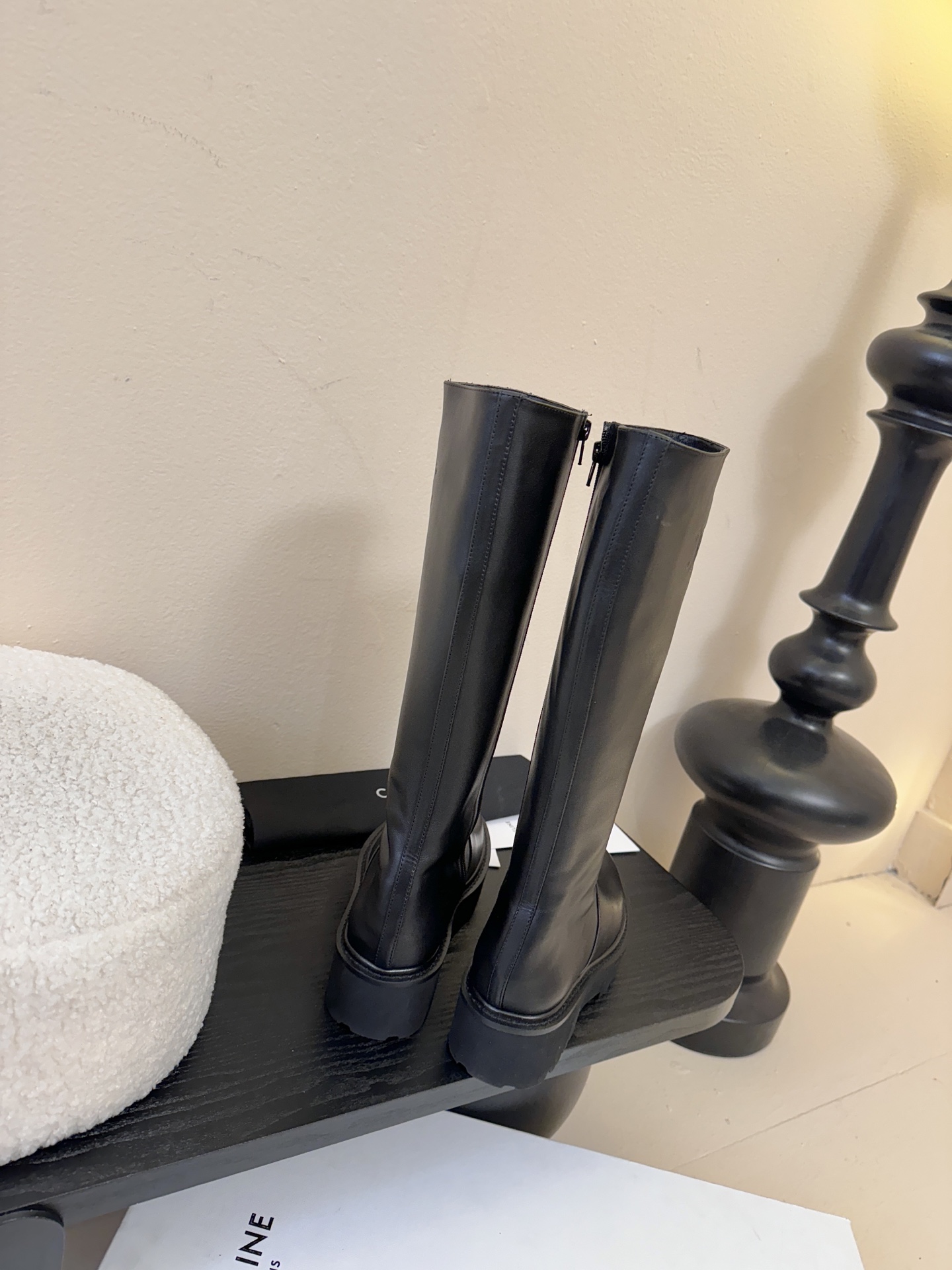 【CELINE·思琳】赛琳2025秋冬款BULKY BUCKLED系列拼色一脚蹬交叉搭扣长靴松紧带帆布短