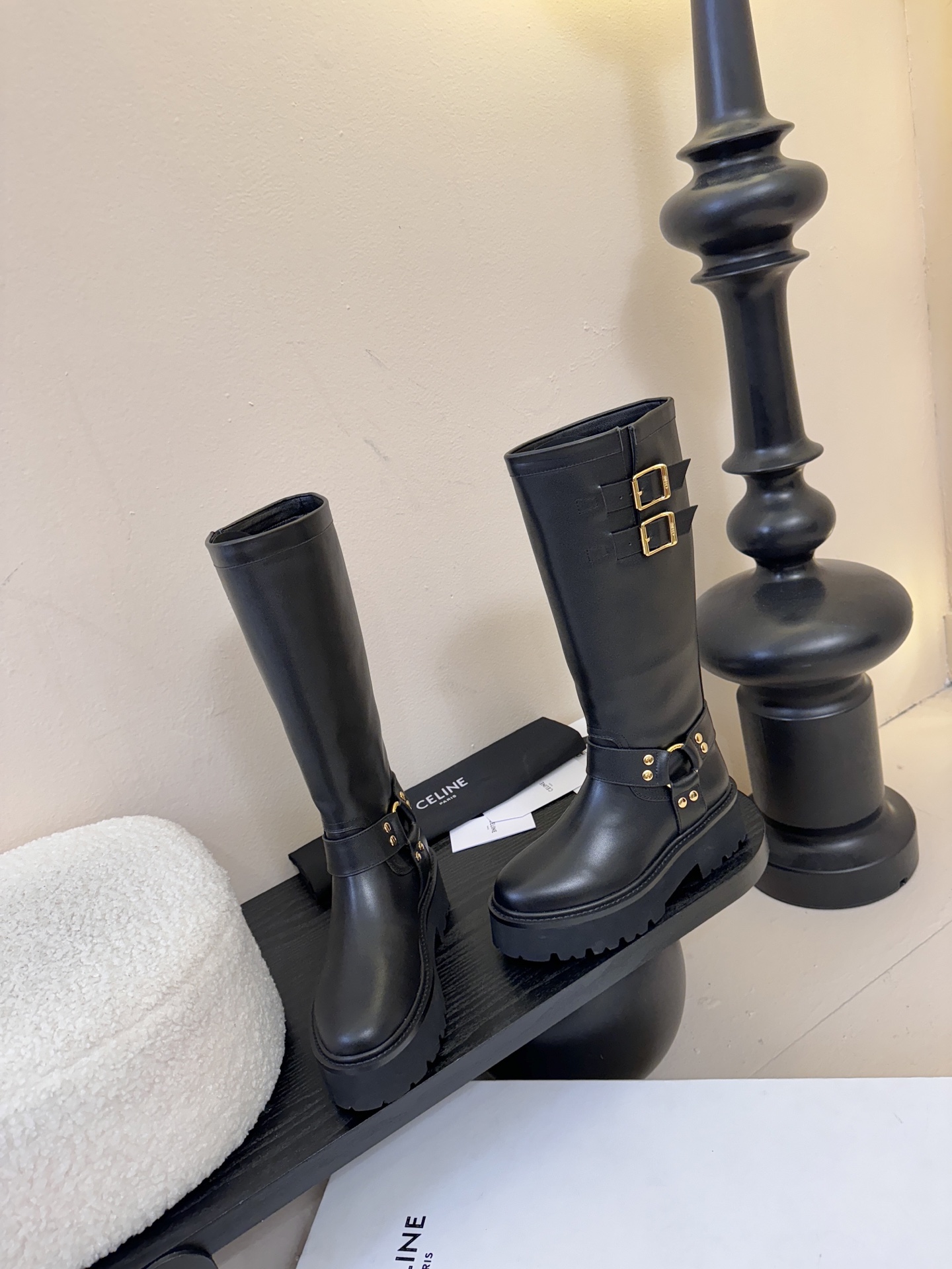 【CELINE·思琳】赛琳2025秋冬款BULKY BUCKLED系列拼色一脚蹬交叉搭扣长靴松紧带帆布短
