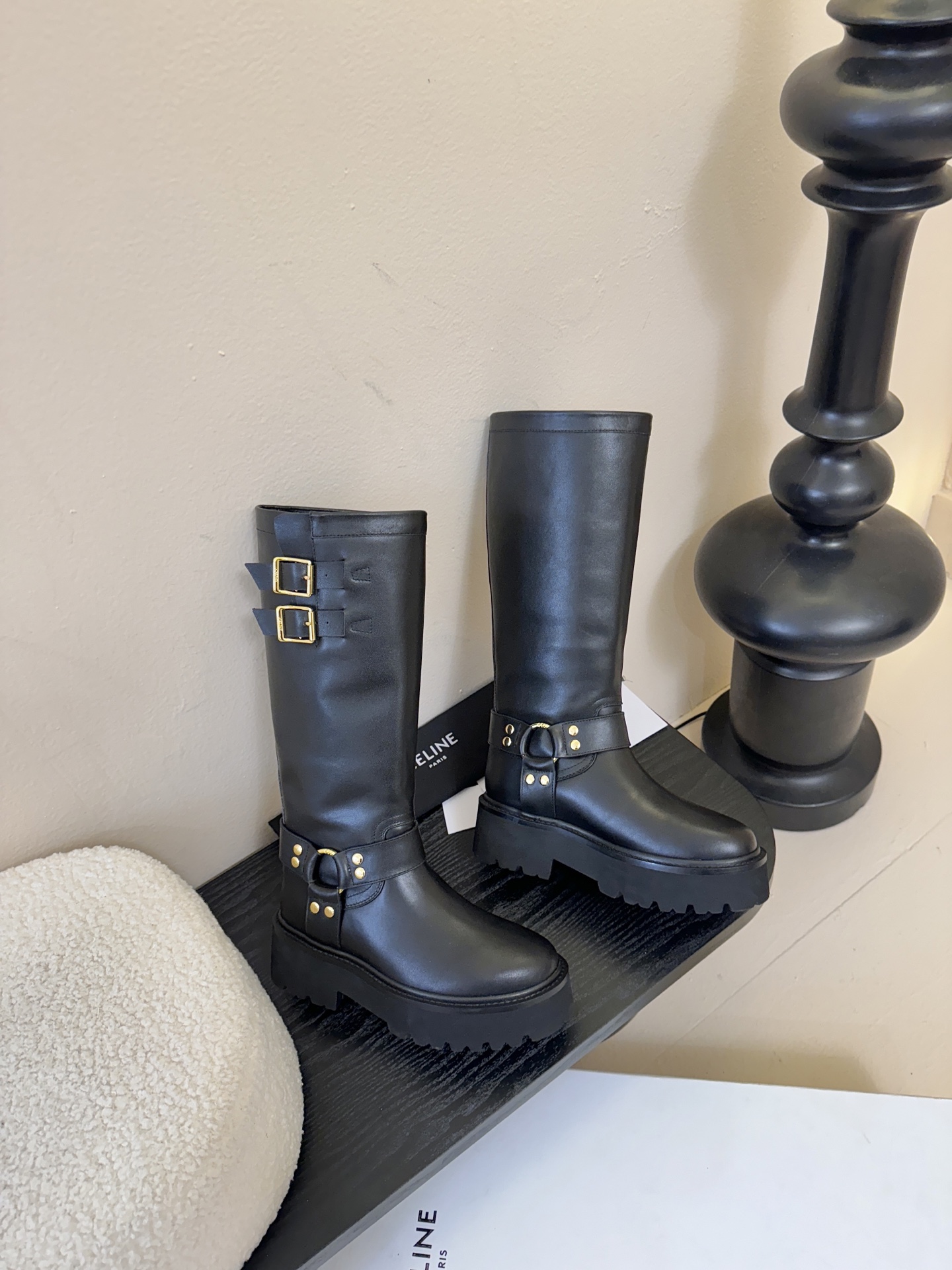 【CELINE·思琳】赛琳2025秋冬款BULKY BUCKLED系列拼色一脚蹬交叉搭扣长靴松紧带帆布短