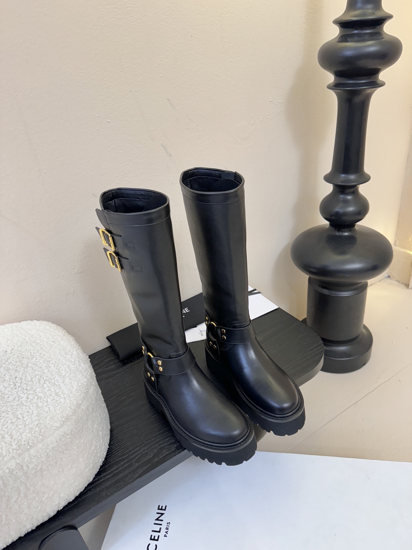 【CELINE·思琳】赛琳2025秋冬款BULKY BUCKLED系列拼色一脚蹬交叉搭扣长靴松紧带帆布短