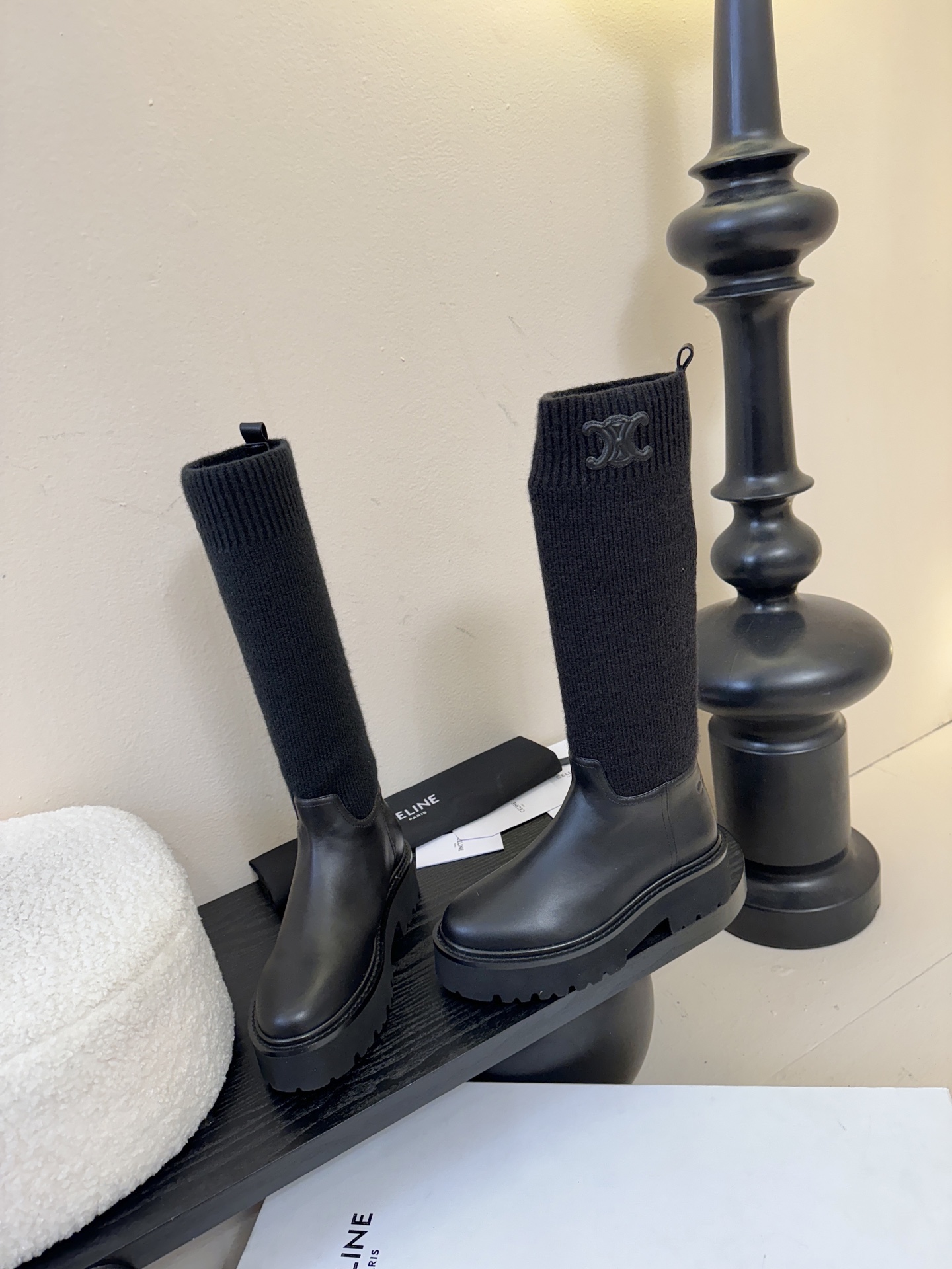 【CELINE·思琳】赛琳2025秋冬款BULKY BUCKLED系列拼色一脚蹬交叉搭扣长靴松紧带帆布短