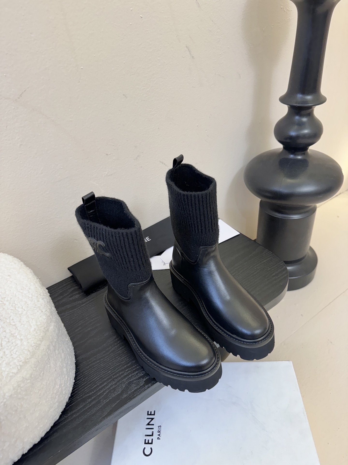 【CELINE·思琳】赛琳2025秋冬款BULKY BUCKLED系列拼色一脚蹬交叉搭扣长靴松紧带帆布短