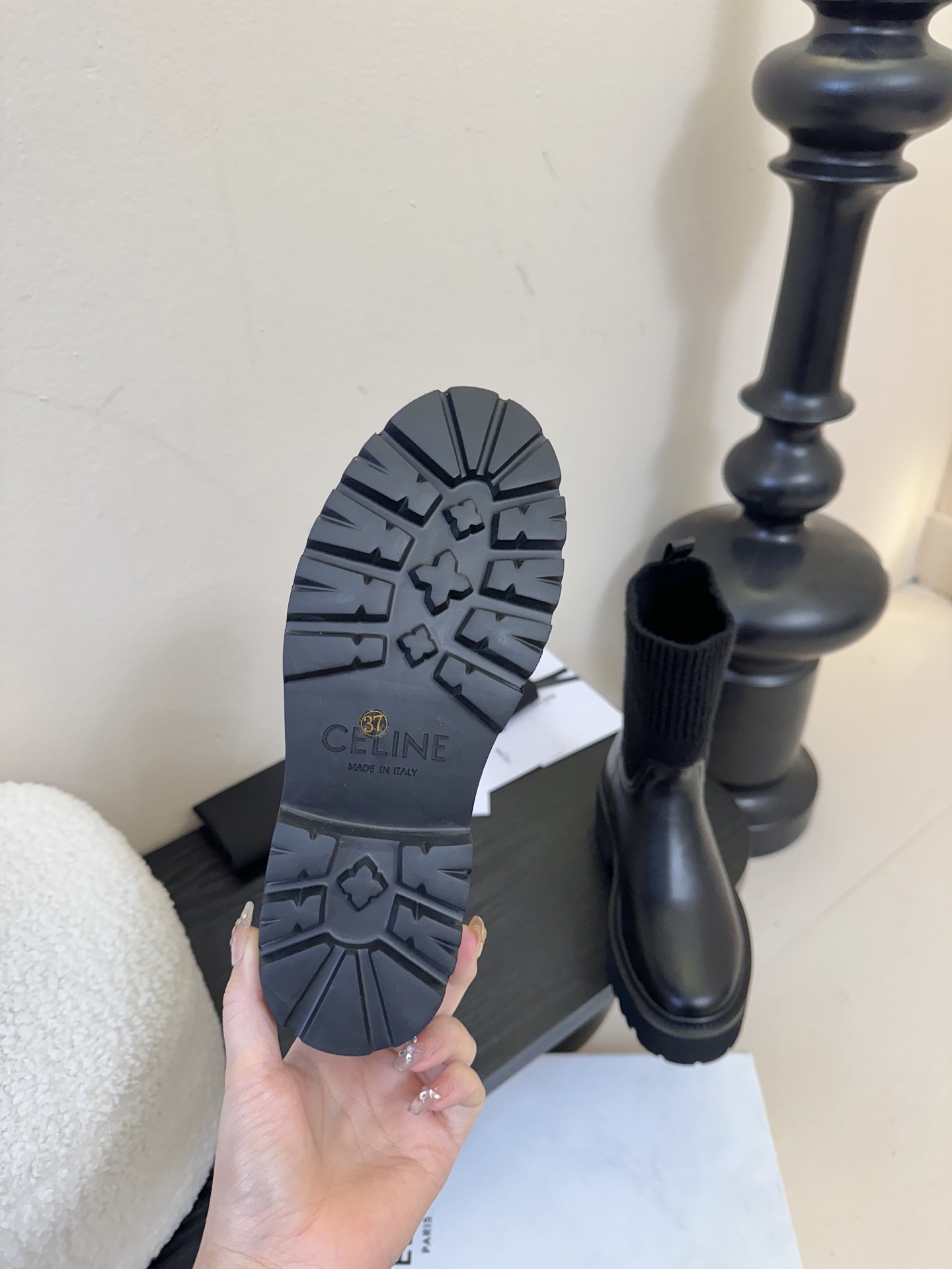 【CELINE·思琳】赛琳2025秋冬款BULKY BUCKLED系列拼色一脚蹬交叉搭扣长靴松紧带帆布短