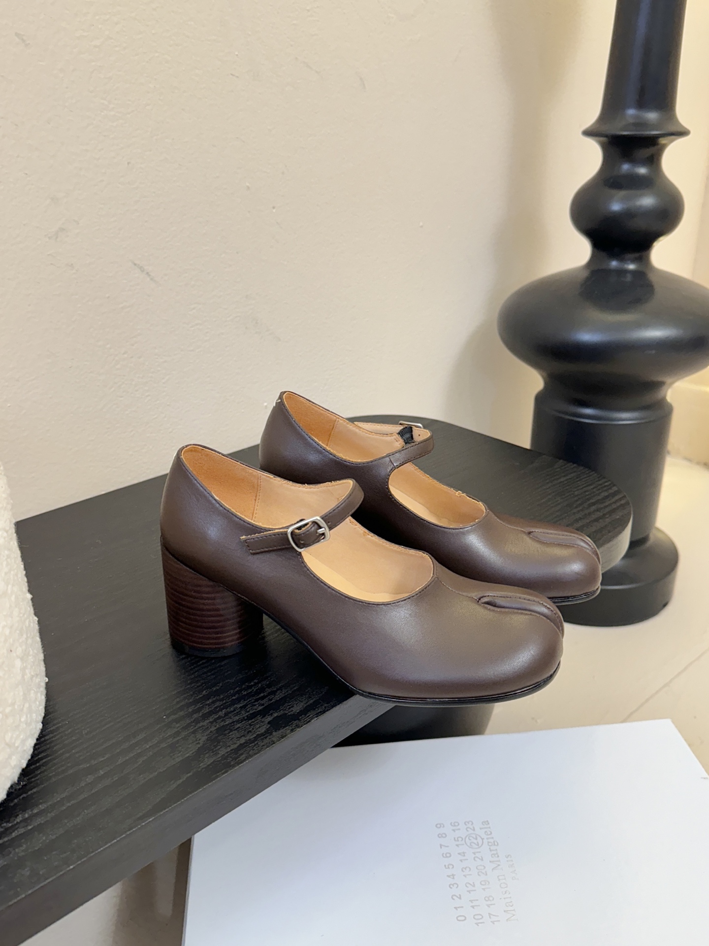 MM6新款圆跟分指鞋 丑萌丑萌的百搭舒适型 穿搭率超高的四季单品进口牛皮面/牛皮内里、踮脚意大利真皮大底