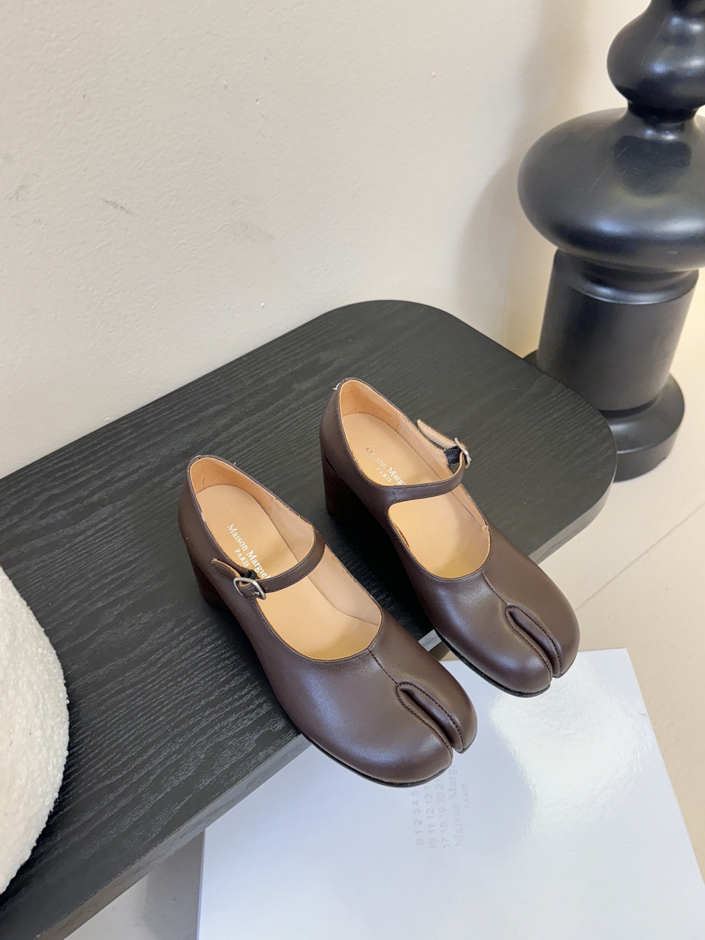 MM6新款圆跟分指鞋 丑萌丑萌的百搭舒适型 穿搭率超高的四季单品进口牛皮面/牛皮内里、踮脚意大利真皮大底