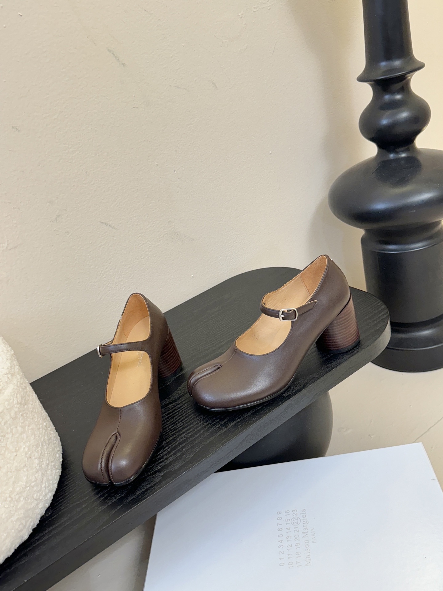 MM6新款圆跟分指鞋 丑萌丑萌的百搭舒适型 穿搭率超高的四季单品进口牛皮面/牛皮内里、踮脚意大利真皮大底