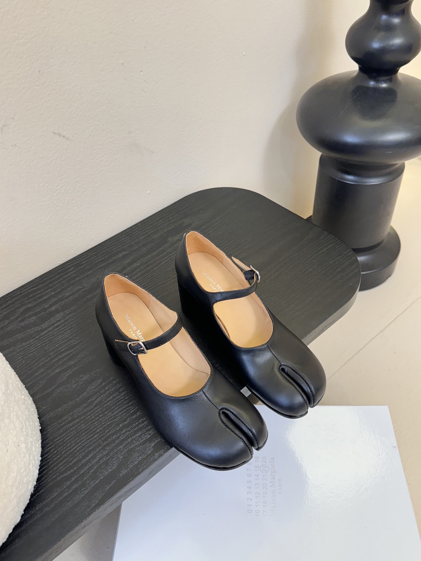 MM6新款圆跟分指鞋 丑萌丑萌的百搭舒适型 穿搭率超高的四季单品进口牛皮面/牛皮内里、踮脚意大利真皮大底