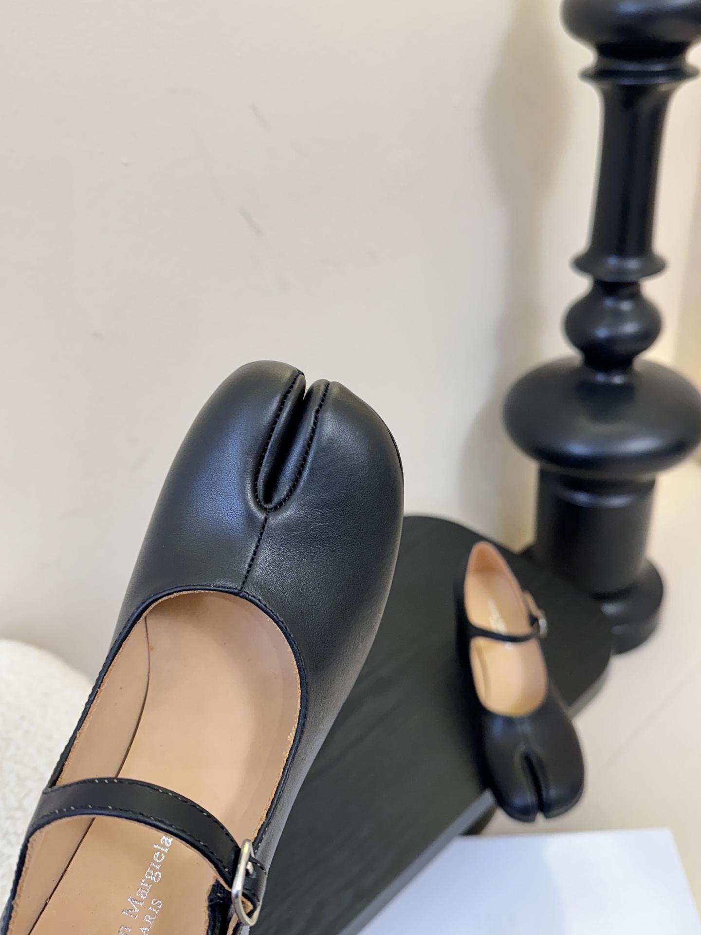 MM6新款圆跟分指鞋 丑萌丑萌的百搭舒适型 穿搭率超高的四季单品进口牛皮面/牛皮内里、踮脚意大利真皮大底