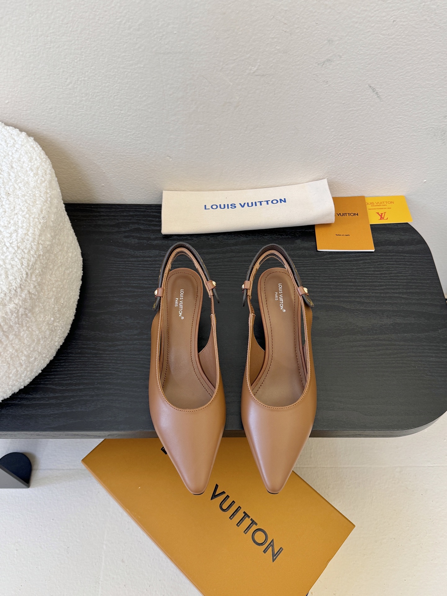 25ss夏季新款 LOUIS VUITTON 路易威登 LV LEGACY 露跟高跟鞋后空凉鞋尖头猫跟高