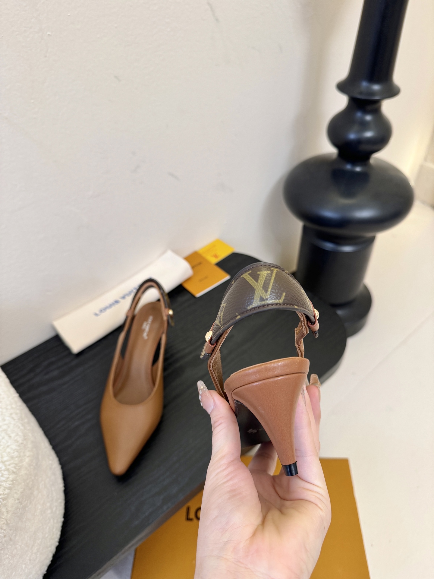 25ss夏季新款 LOUIS VUITTON 路易威登 LV LEGACY 露跟高跟鞋后空凉鞋尖头猫跟高