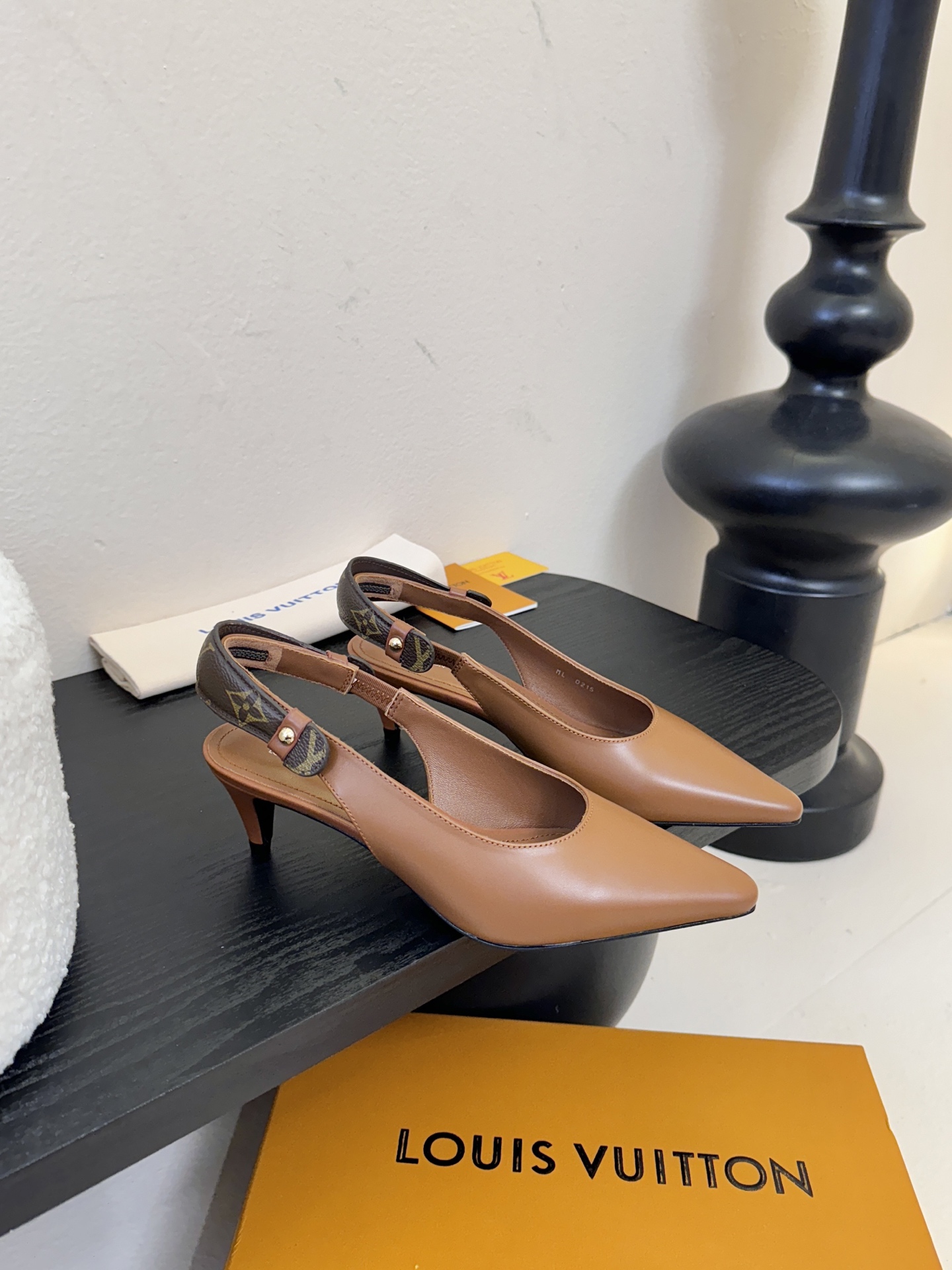 25ss夏季新款 LOUIS VUITTON 路易威登 LV LEGACY 露跟高跟鞋后空凉鞋尖头猫跟高