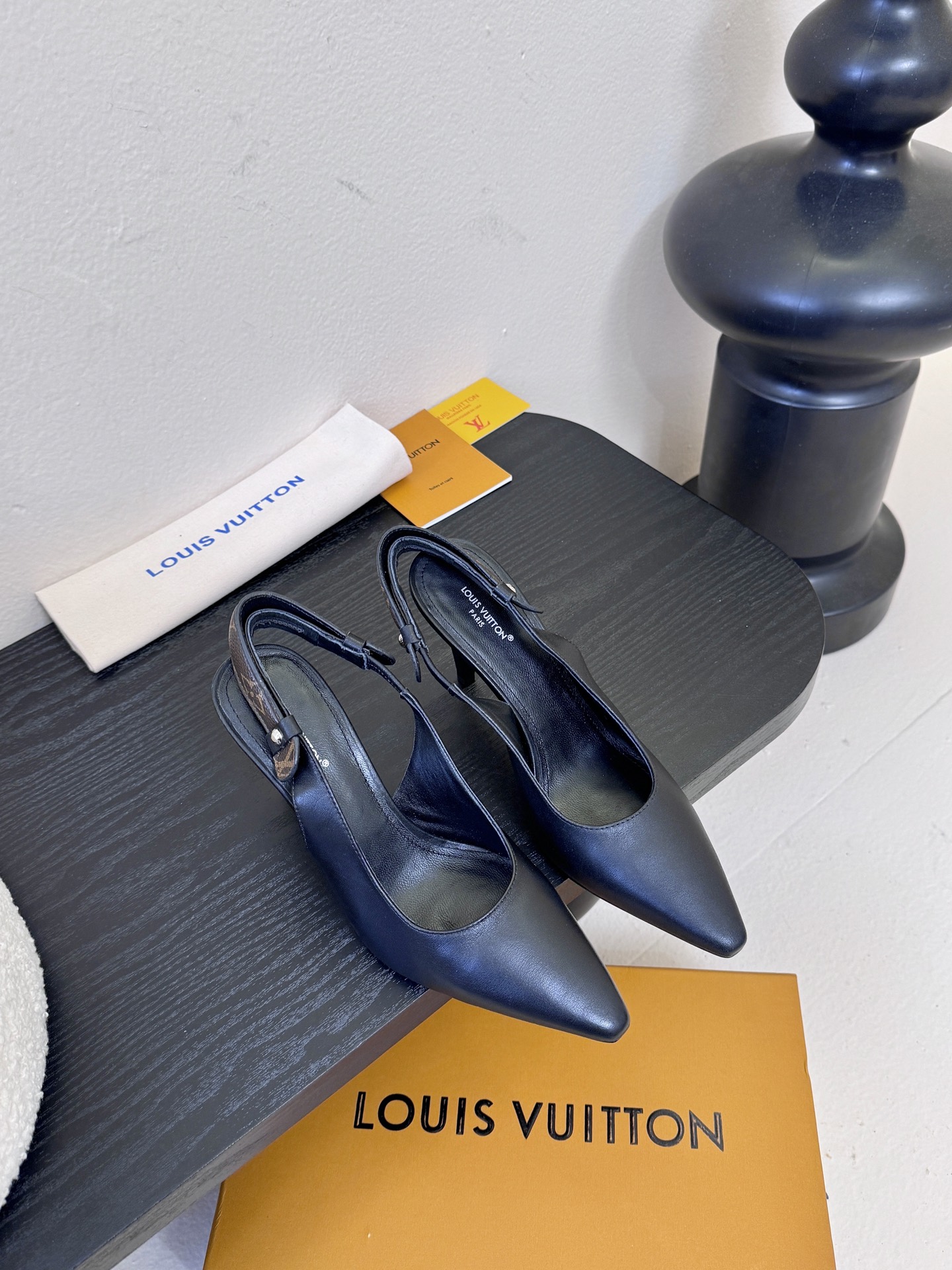 25ss夏季新款 LOUIS VUITTON 路易威登 LV LEGACY 露跟高跟鞋后空凉鞋尖头猫跟高