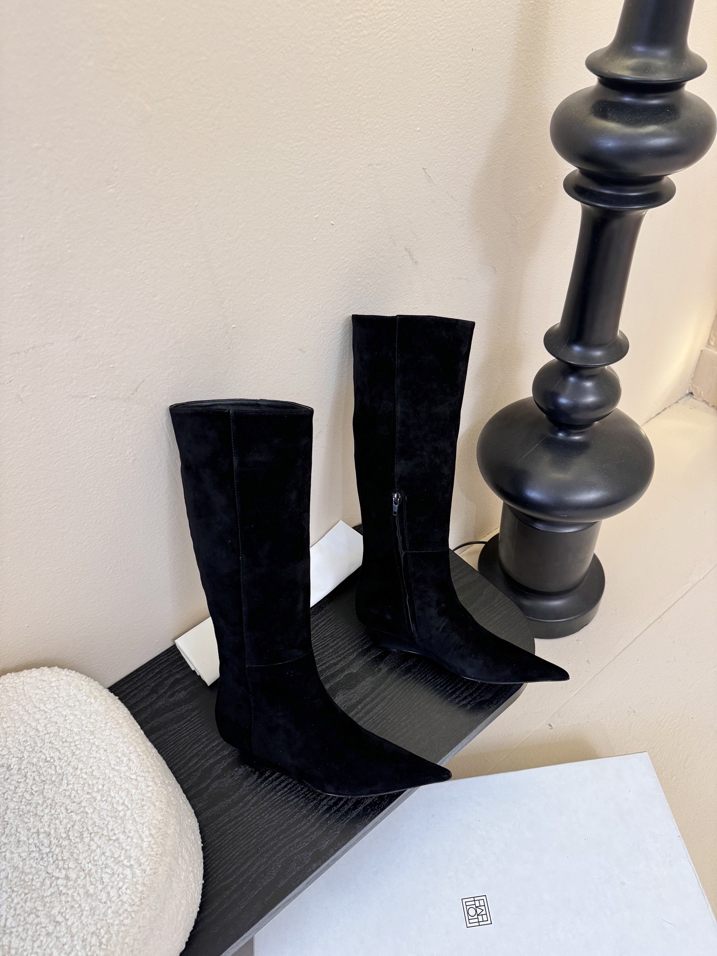 TOTEME25ss早秋新款复古坡跟短靴尖头侧拉链短靴！绝美裸靴！🔥时髦极小尖头搭配坡跟内增高的设计 潇