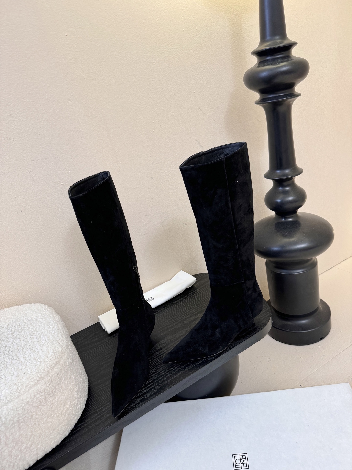 TOTEME25ss早秋新款复古坡跟短靴尖头侧拉链短靴！绝美裸靴！🔥时髦极小尖头搭配坡跟内增高的设计 潇