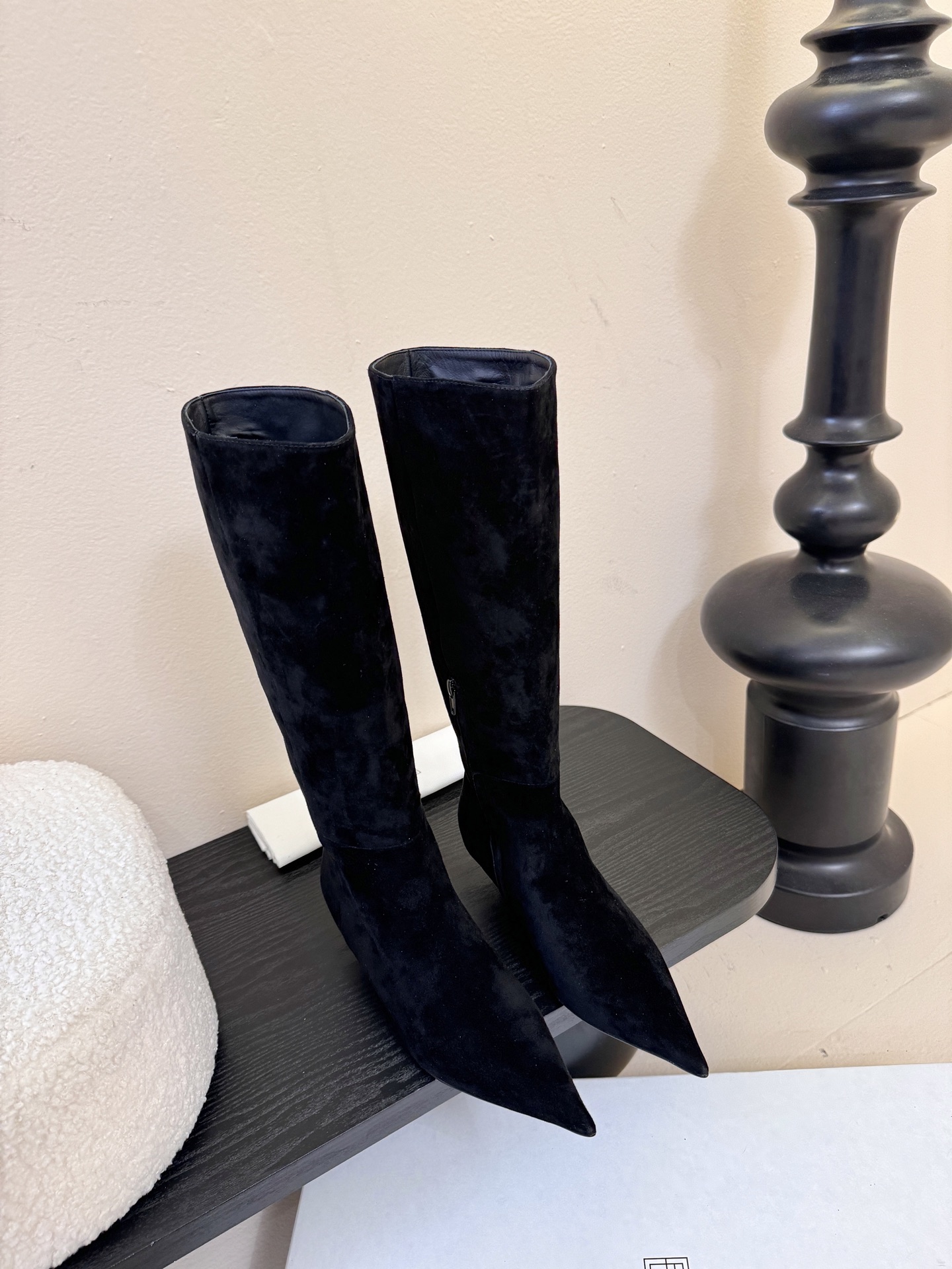 TOTEME25ss早秋新款复古坡跟短靴尖头侧拉链短靴！绝美裸靴！🔥时髦极小尖头搭配坡跟内增高的设计 潇