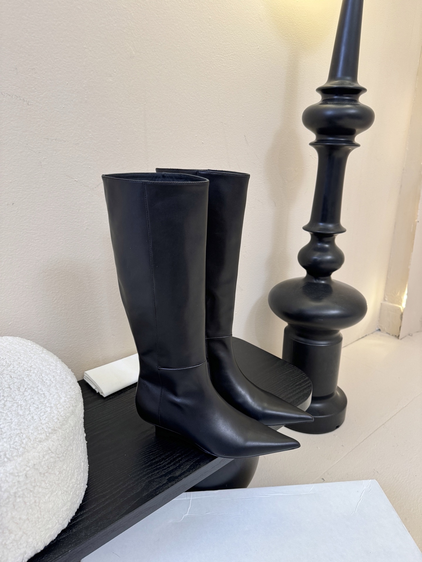 TOTEME25ss早秋新款复古坡跟短靴尖头侧拉链短靴！绝美裸靴！🔥时髦极小尖头搭配坡跟内增高的设计 潇