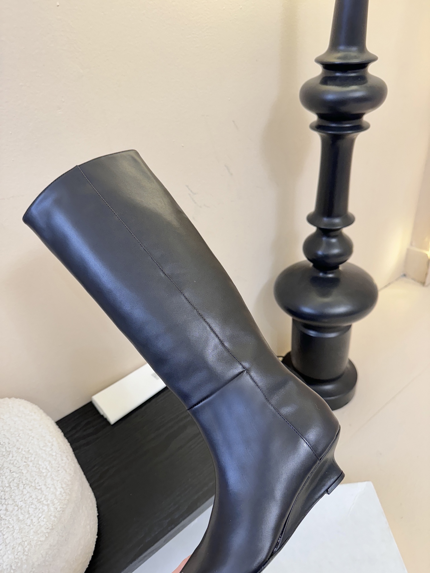 TOTEME25ss早秋新款复古坡跟短靴尖头侧拉链短靴！绝美裸靴！🔥时髦极小尖头搭配坡跟内增高的设计 潇