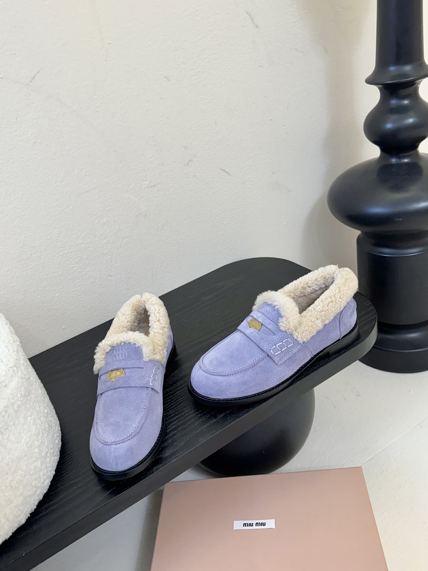 Miu Miu缪缪秋冬最新款钱币乐福鞋 毛毛鞋 超多明星时尚博主种草 毛茸茸的看着就暖和 新出的‘小钱币