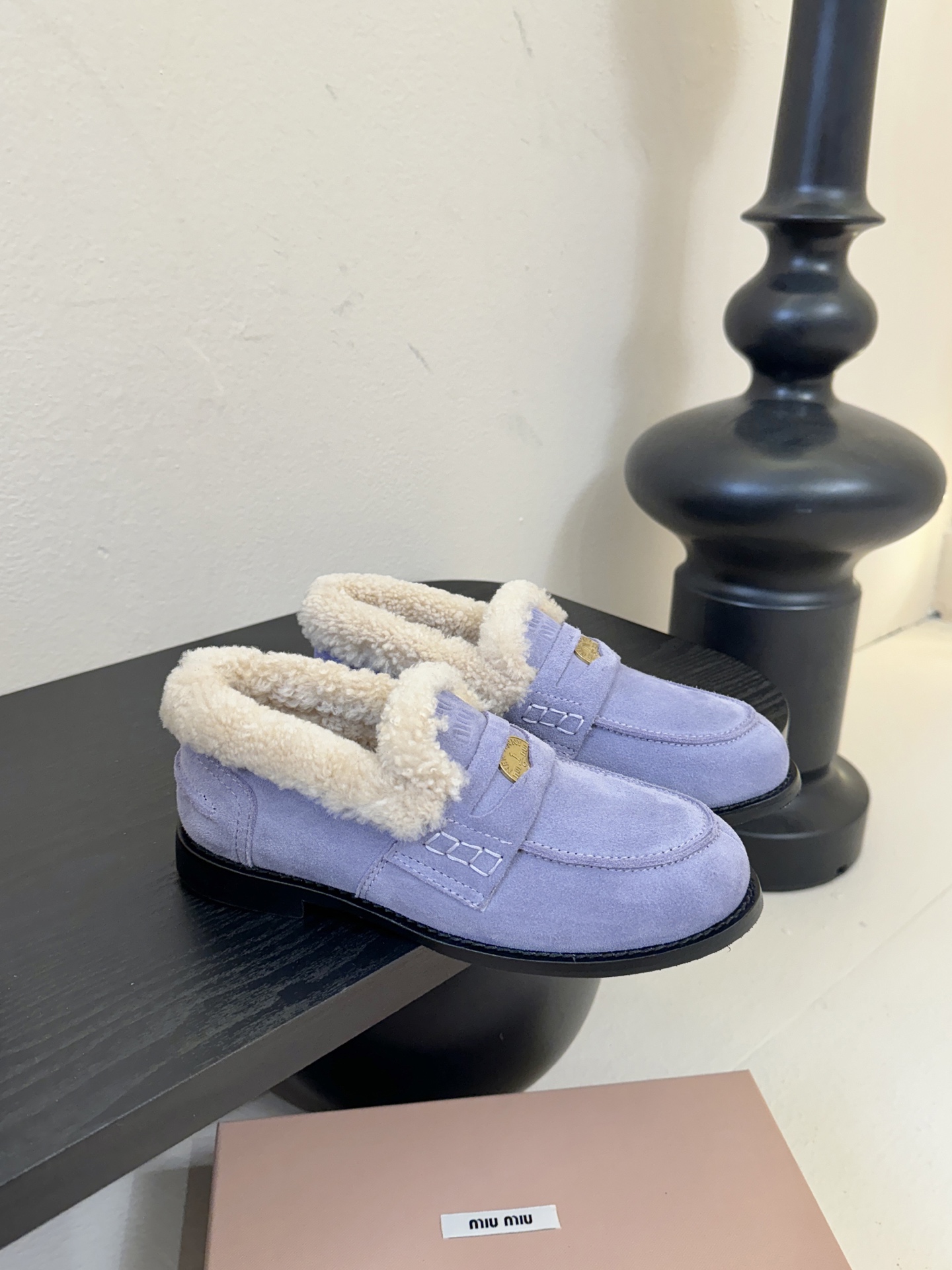 Miu Miu缪缪秋冬最新款钱币乐福鞋 毛毛鞋 超多明星时尚博主种草 毛茸茸的看着就暖和 新出的‘小钱币