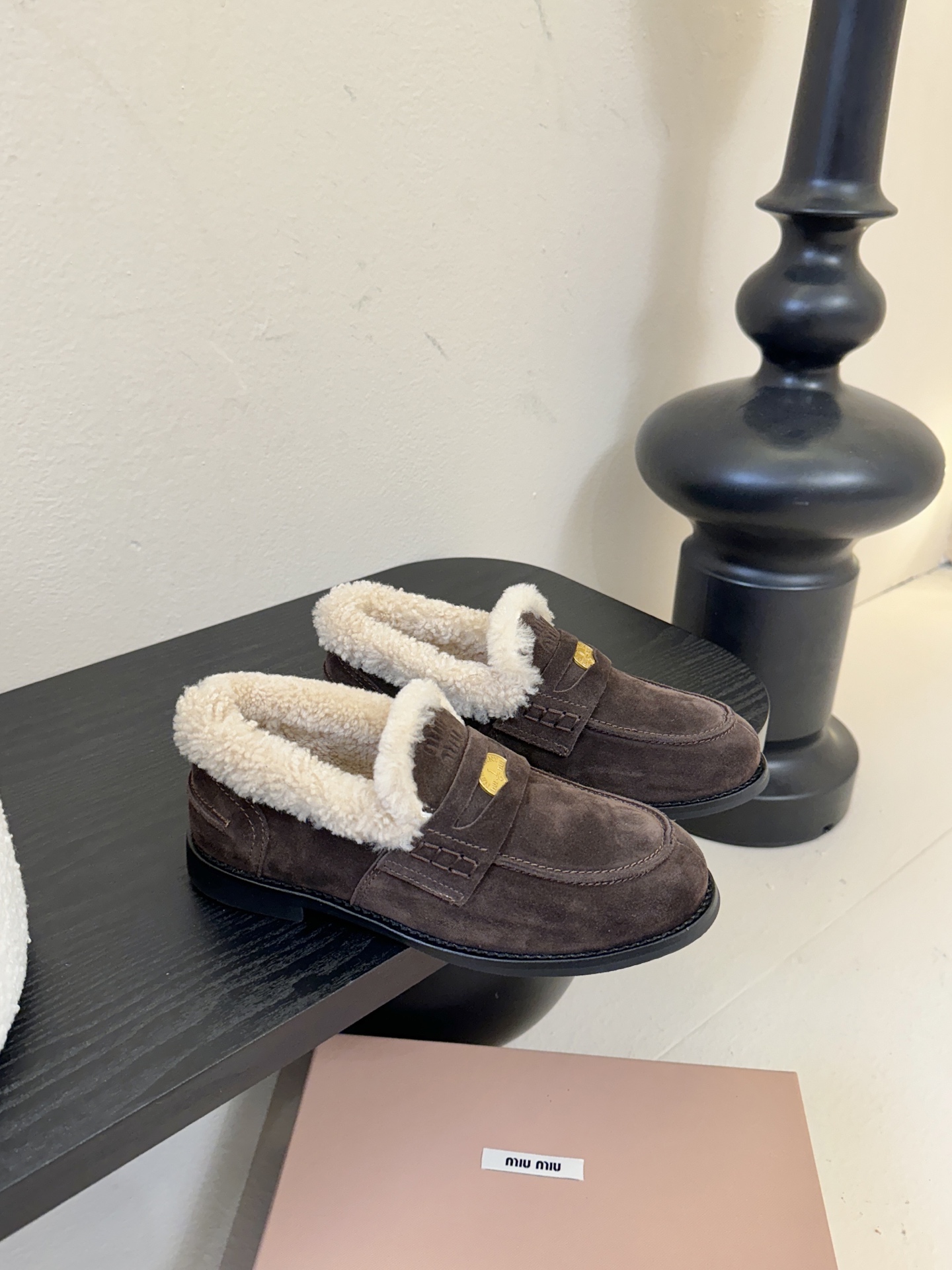 Miu Miu缪缪秋冬最新款钱币乐福鞋 毛毛鞋 超多明星时尚博主种草 毛茸茸的看着就暖和 新出的‘小钱币