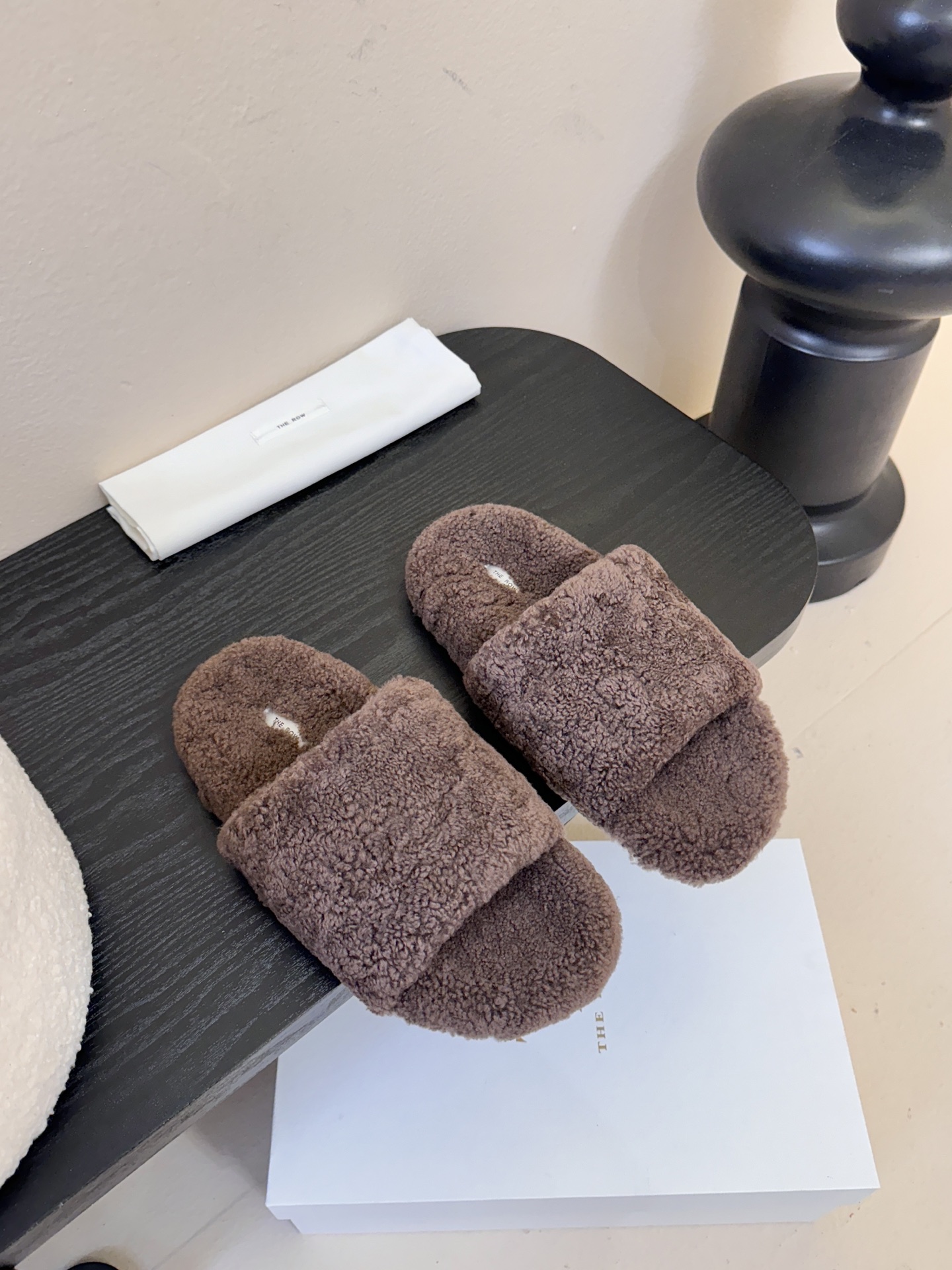 THE ROW 25s秋冬新款 TR羊羔毛平底毛毛拖鞋休闲毛拖鞋这季节美鞋太多这款毛拖真的是让我无法自拔