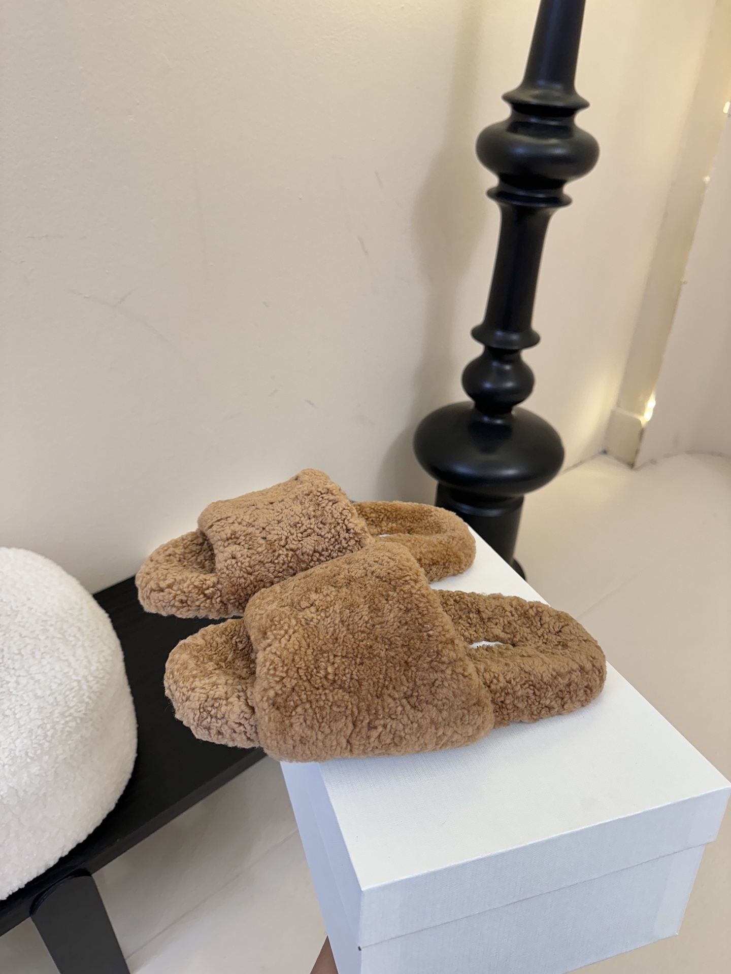 THE ROW 25s秋冬新款 TR羊羔毛平底毛毛拖鞋休闲毛拖鞋这季节美鞋太多这款毛拖真的是让我无法自拔