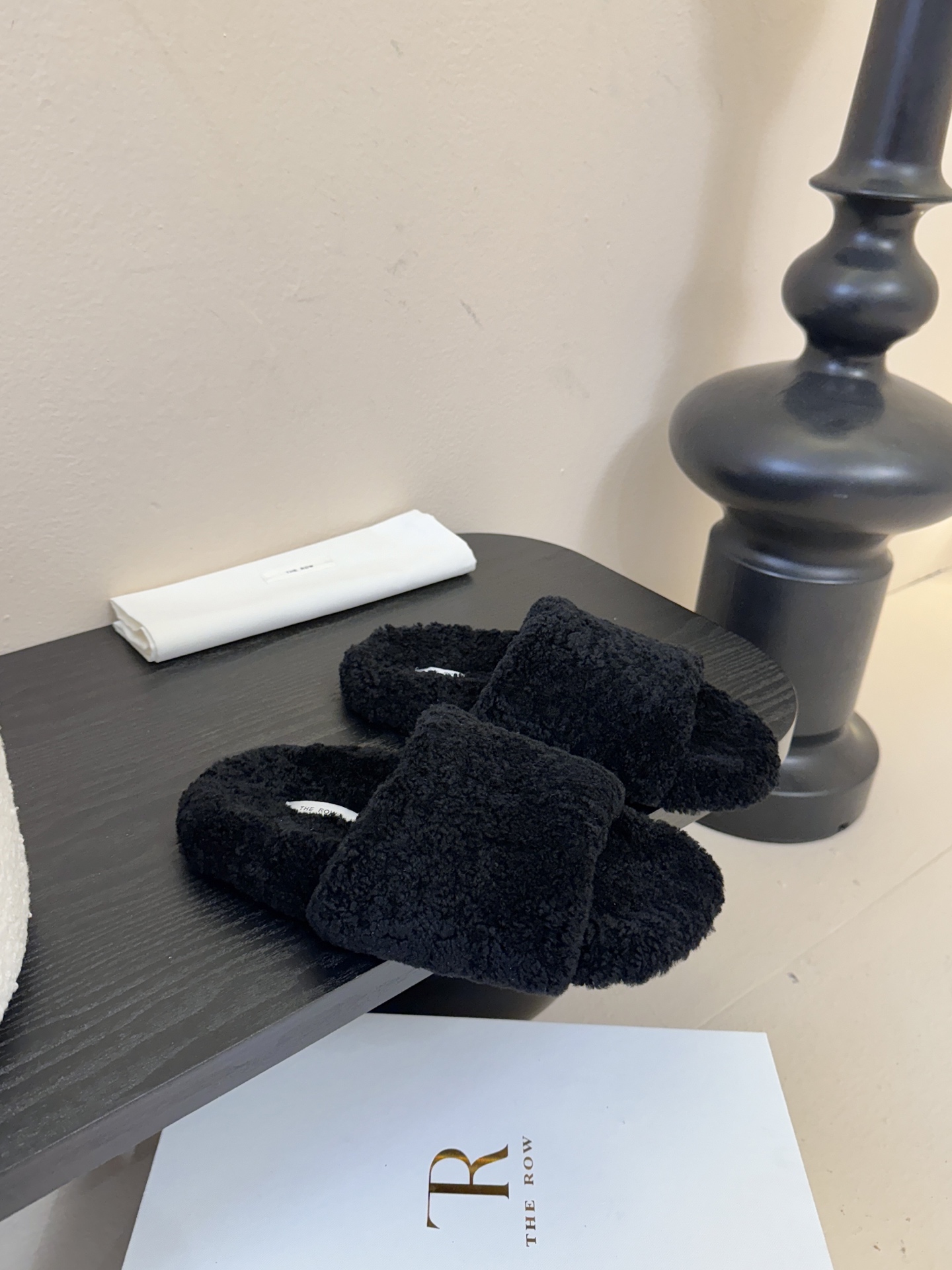 THE ROW 25s秋冬新款 TR羊羔毛平底毛毛拖鞋休闲毛拖鞋这季节美鞋太多这款毛拖真的是让我无法自拔