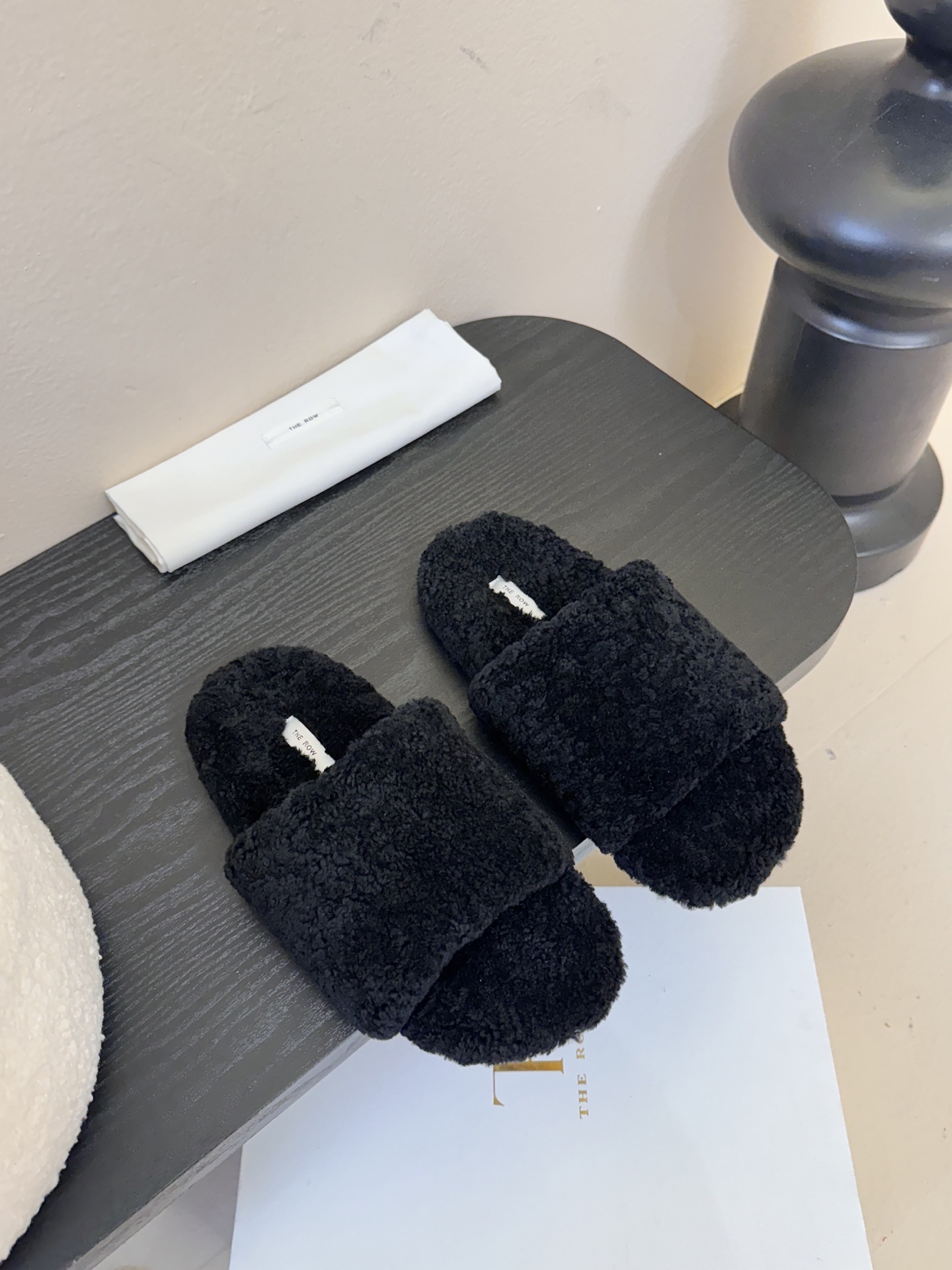 THE ROW 25s秋冬新款 TR羊羔毛平底毛毛拖鞋休闲毛拖鞋这季节美鞋太多这款毛拖真的是让我无法自拔