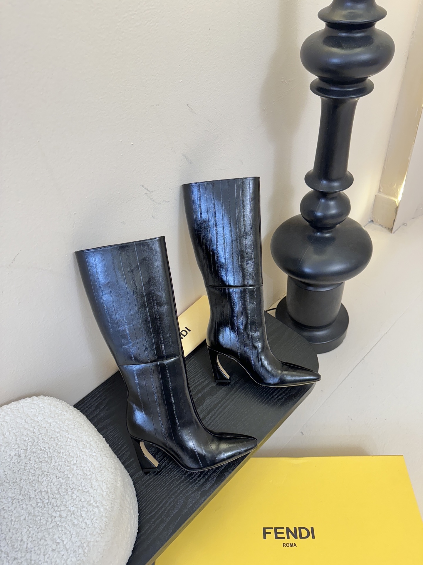 FENDI芬迪 25新切尔西骑士靴YYDS→_→FD又出美靴啦 经典FF老花高级特殊压印 开模原版分体五