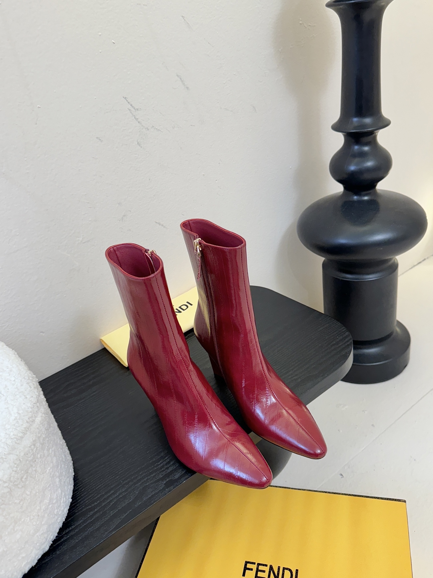 FENDI芬迪 25新切尔西短靴短靴 YYDS→_→FD又出美靴啦 经典FF老花高级特殊压印 开模原版分