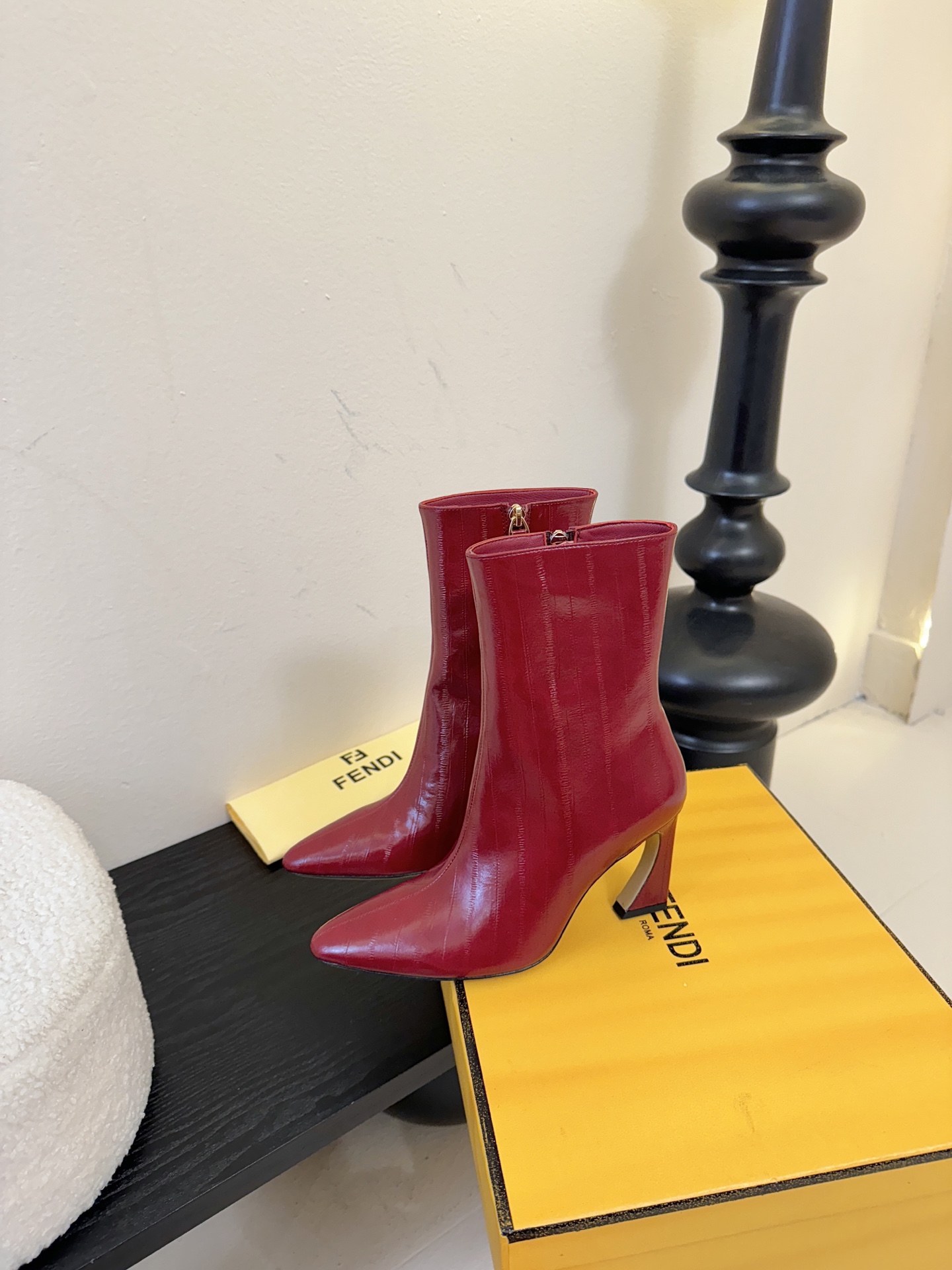 FENDI芬迪 25新切尔西短靴短靴 YYDS→_→FD又出美靴啦 经典FF老花高级特殊压印 开模原版分