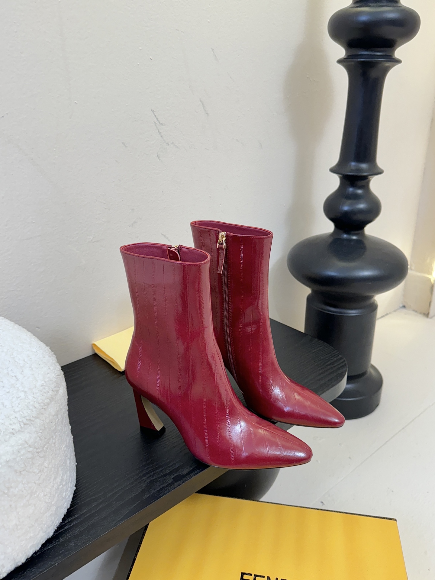 FENDI芬迪 25新切尔西短靴短靴 YYDS→_→FD又出美靴啦 经典FF老花高级特殊压印 开模原版分