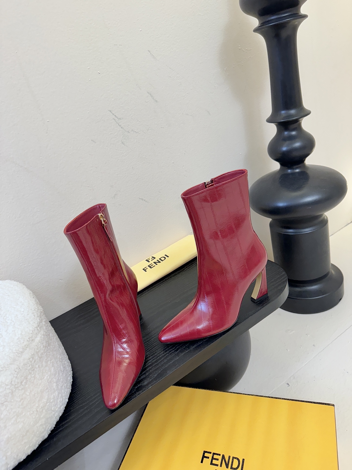 FENDI芬迪 25新切尔西短靴短靴 YYDS→_→FD又出美靴啦 经典FF老花高级特殊压印 开模原版分