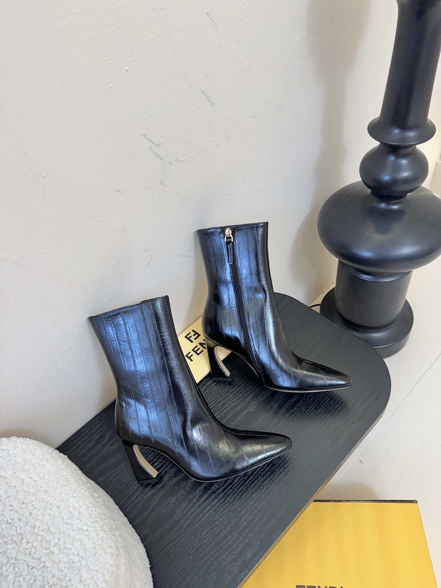 FENDI芬迪 25新切尔西短靴短靴 YYDS→_→FD又出美靴啦 经典FF老花高级特殊压印 开模原版分