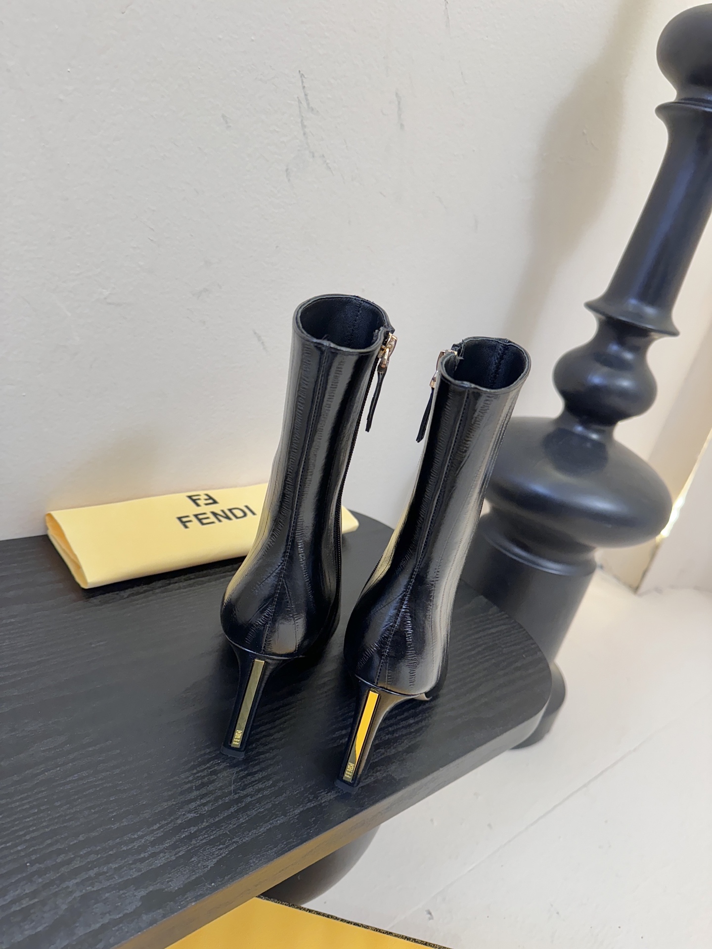 FENDI芬迪 25新切尔西短靴短靴 YYDS→_→FD又出美靴啦 经典FF老花高级特殊压印 开模原版分