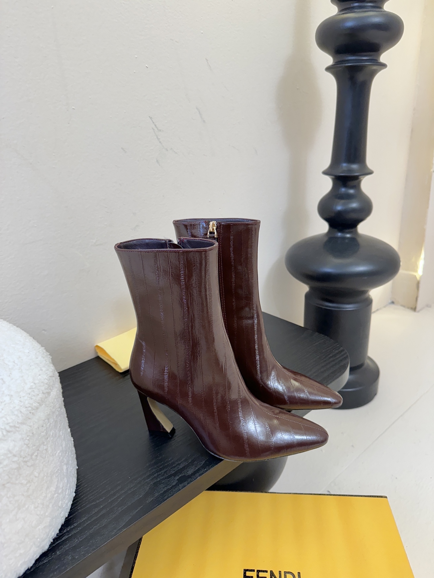 FENDI芬迪 25新切尔西短靴短靴 YYDS→_→FD又出美靴啦 经典FF老花高级特殊压印 开模原版分