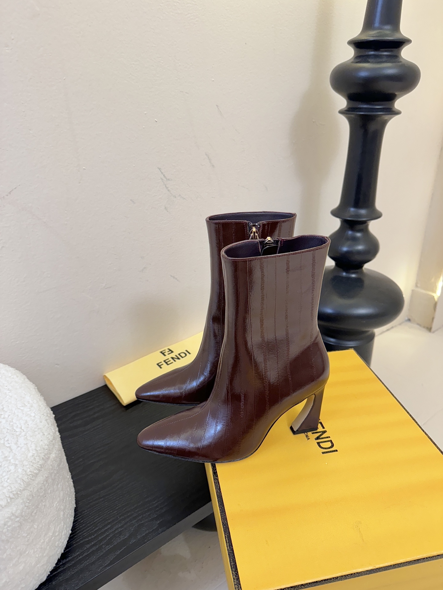 FENDI芬迪 25新切尔西短靴短靴 YYDS→_→FD又出美靴啦 经典FF老花高级特殊压印 开模原版分
