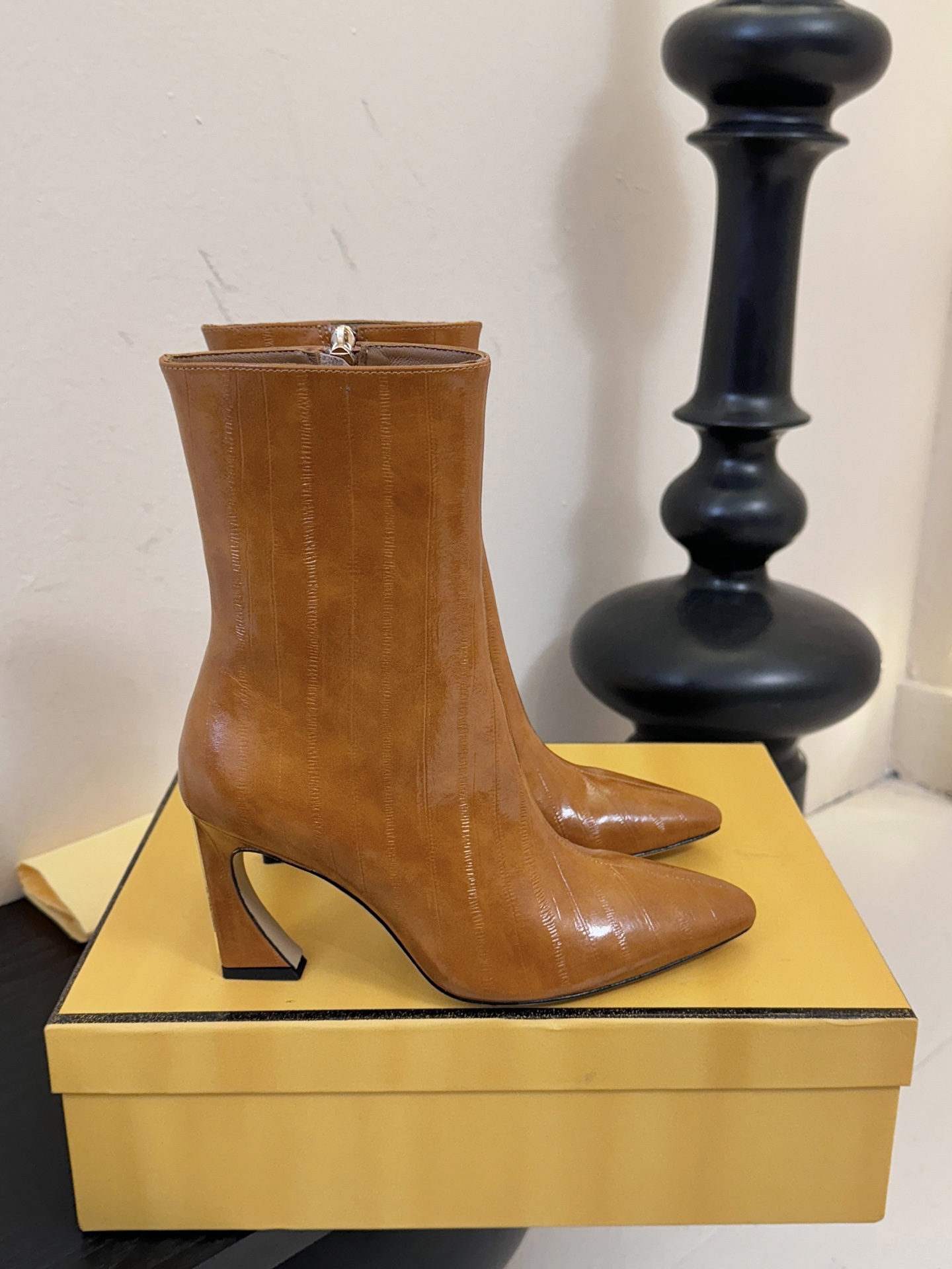 FENDI芬迪 25新切尔西短靴短靴 YYDS→_→FD又出美靴啦 经典FF老花高级特殊压印 开模原版分