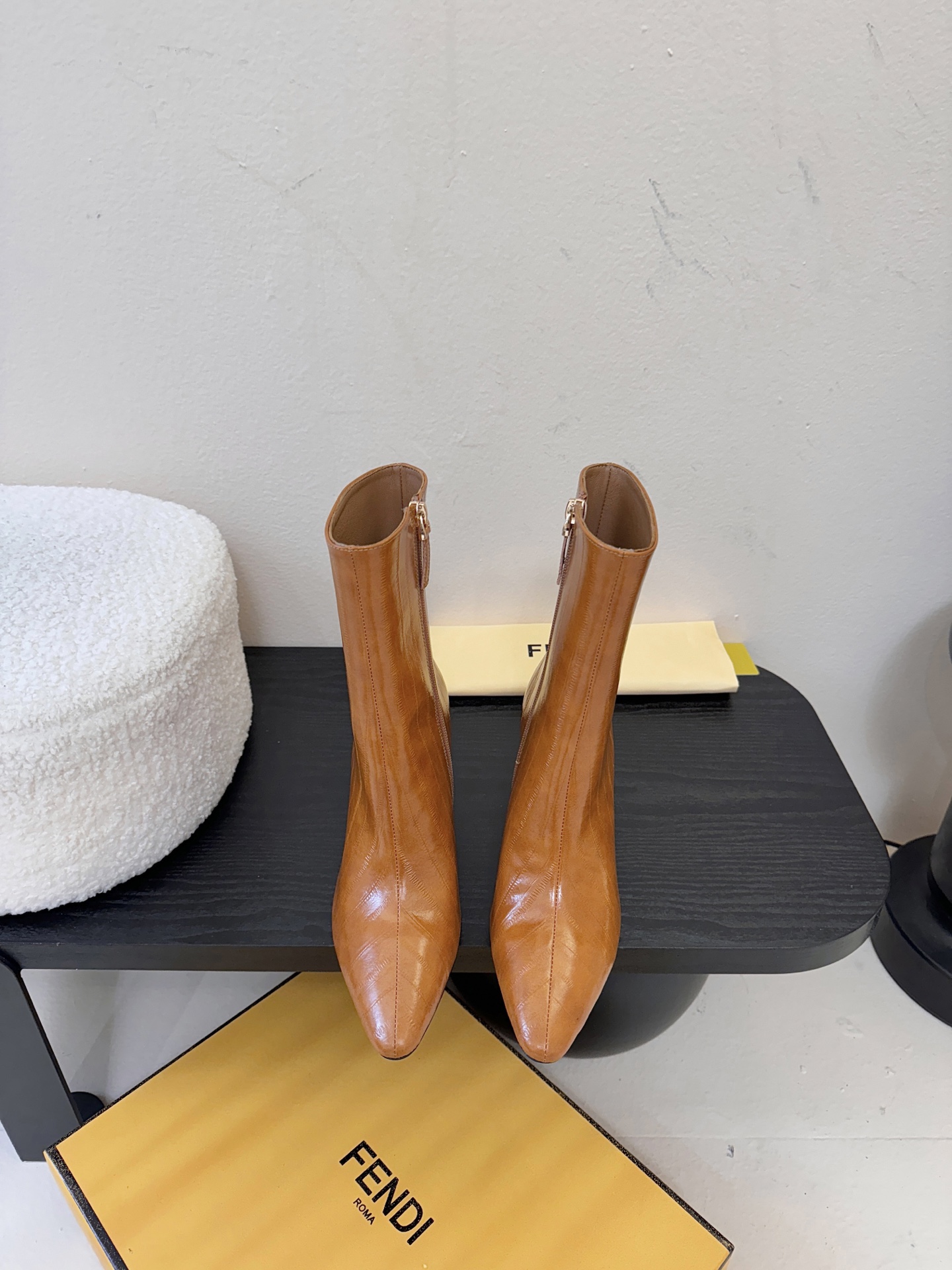 FENDI芬迪 25新切尔西短靴短靴 YYDS→_→FD又出美靴啦 经典FF老花高级特殊压印 开模原版分