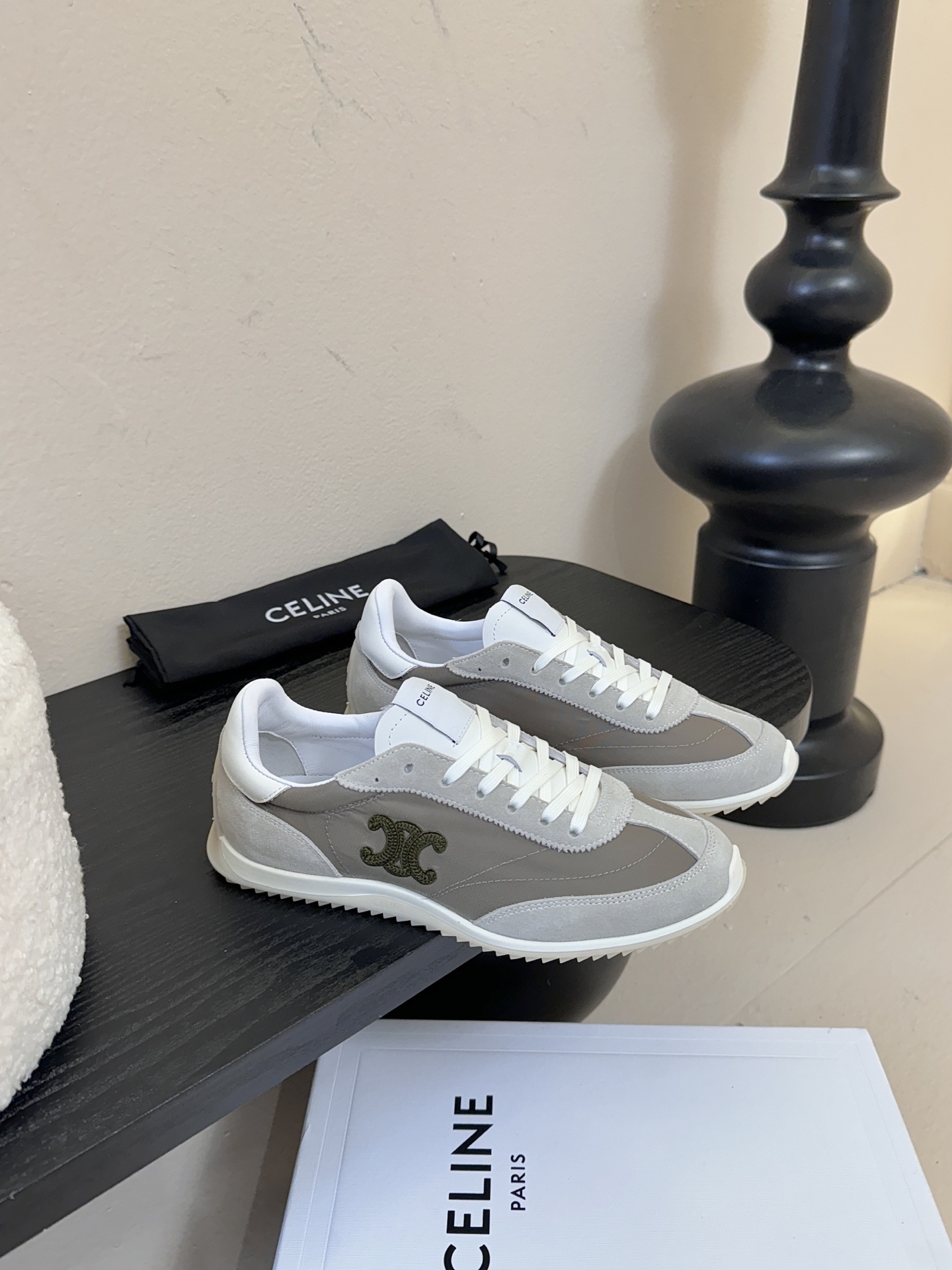 CELINE 休闲运动鞋‼️整双鞋子采购Zp开发打造，全部定制材料，独家开模大底，细节全部对版出货，连包