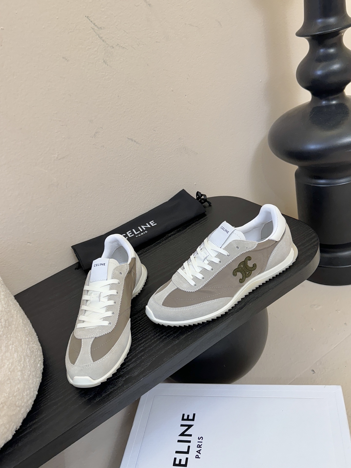 CELINE 休闲运动鞋‼️整双鞋子采购Zp开发打造，全部定制材料，独家开模大底，细节全部对版出货，连包