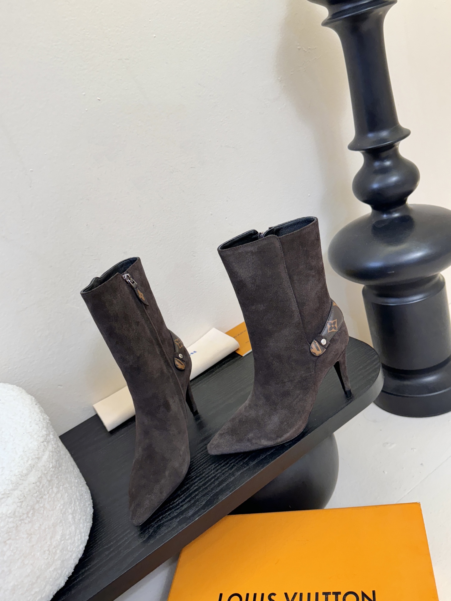 L驴家靴子系列推出 🔥最高端版本‼️1：1复制颜色高雅， 原鞋开发楦型🆗 整体线条流畅 按原版扣件开发 