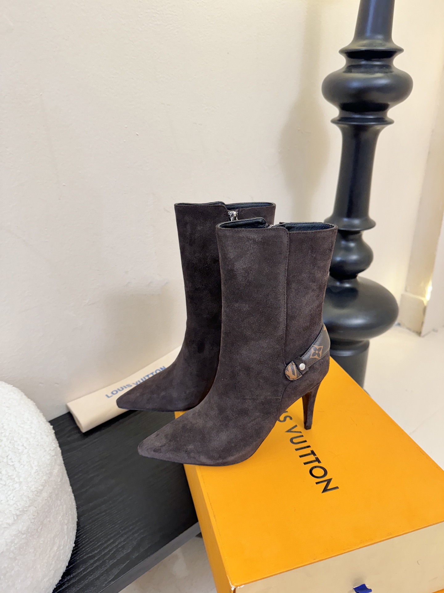 L驴家靴子系列推出 🔥最高端版本‼️1：1复制颜色高雅， 原鞋开发楦型🆗 整体线条流畅 按原版扣件开发 