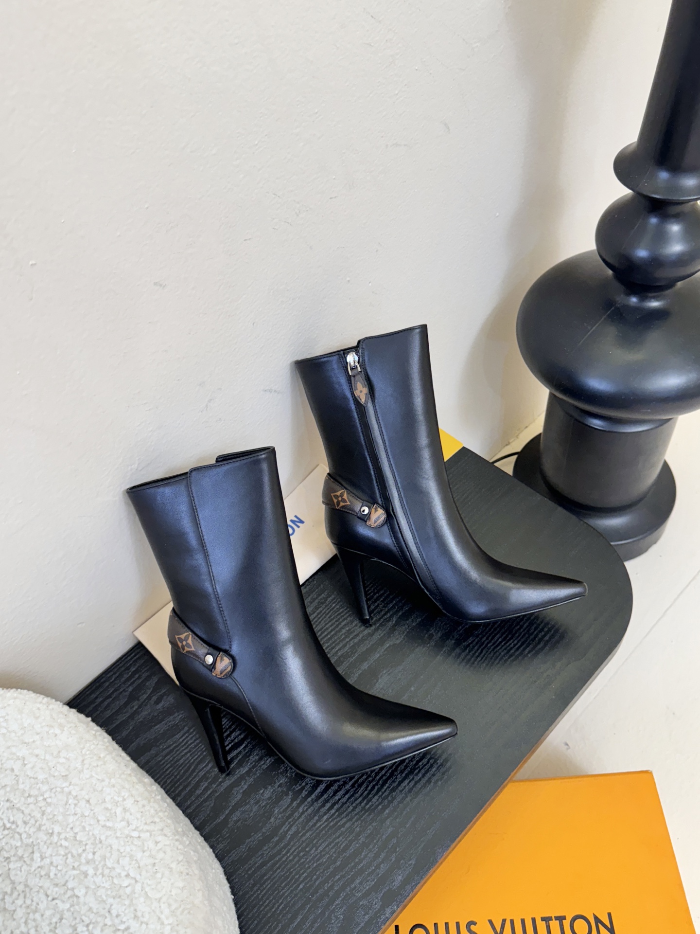 L驴家靴子系列推出 🔥最高端版本‼️1：1复制颜色高雅， 原鞋开发楦型🆗 整体线条流畅 按原版扣件开发 