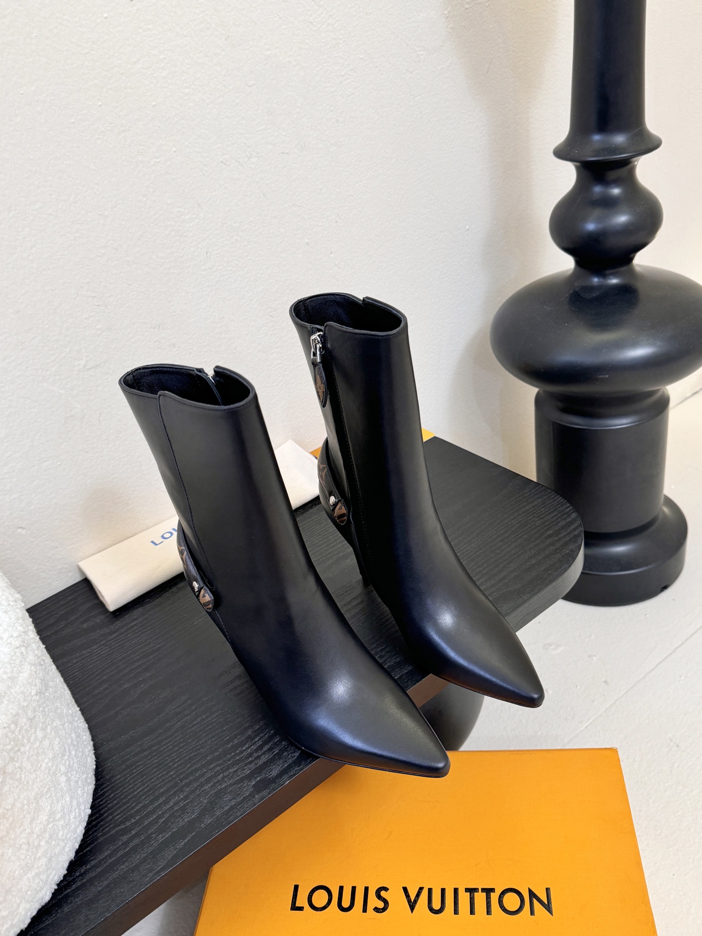 L驴家靴子系列推出 🔥最高端版本‼️1：1复制颜色高雅， 原鞋开发楦型🆗 整体线条流畅 按原版扣件开发 