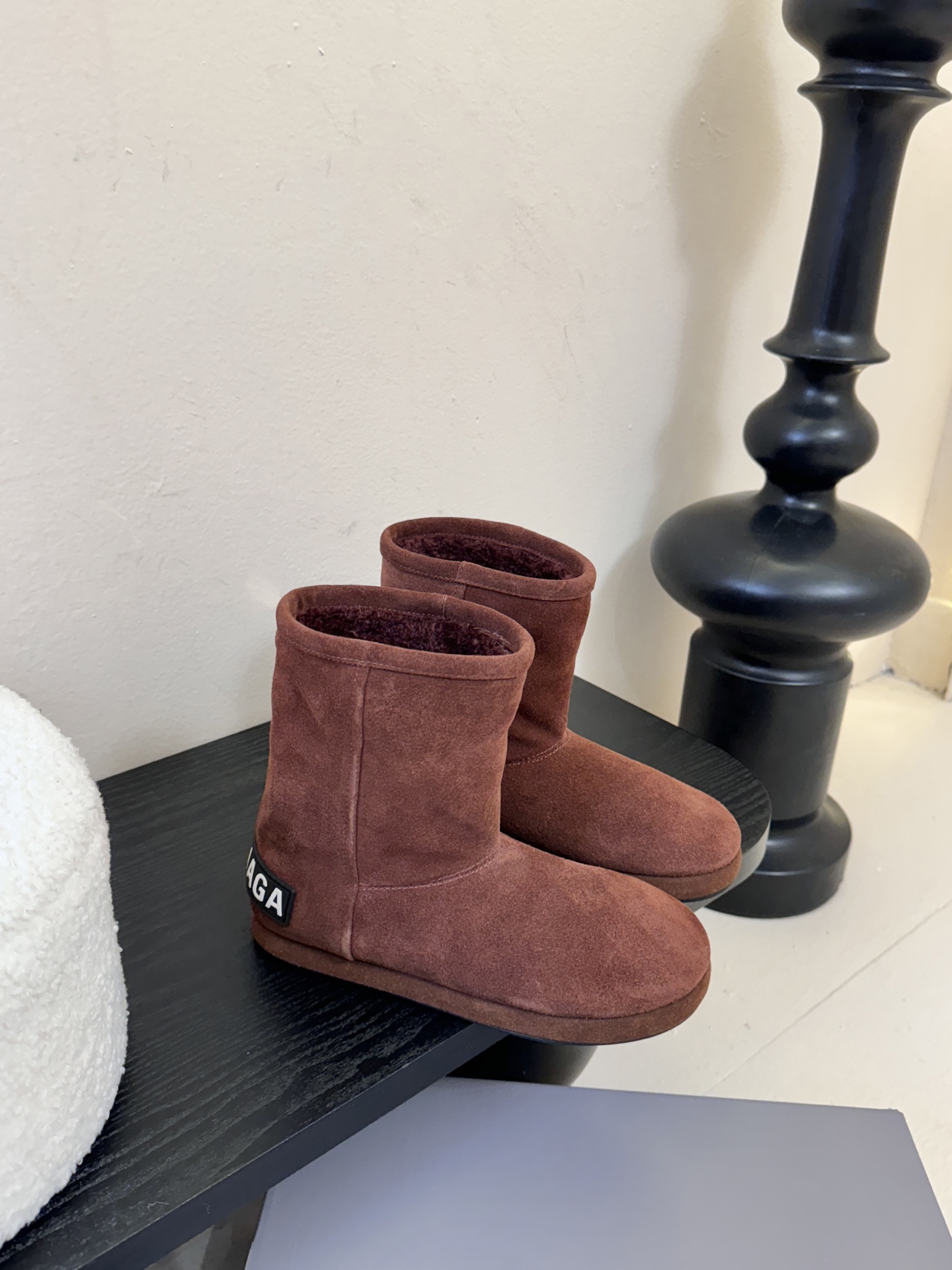 Balenciaga巴黎世家25FW雪地靴棉鞋Venom认准高版本 这款靴子在设计上独具匠心 以绑带与皮