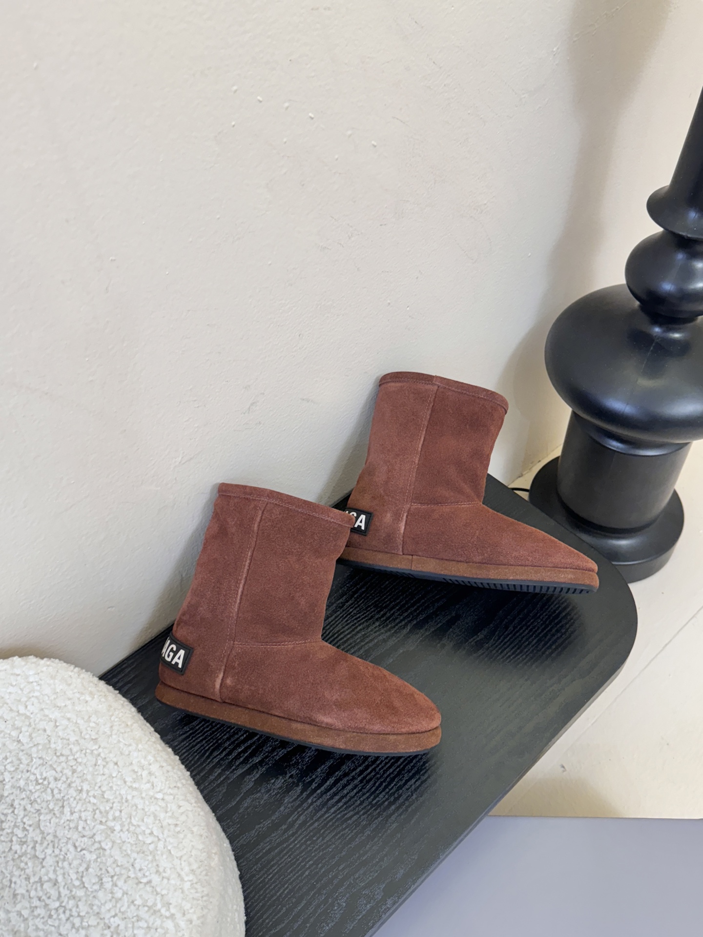 Balenciaga巴黎世家25FW雪地靴棉鞋Venom认准高版本 这款靴子在设计上独具匠心 以绑带与皮