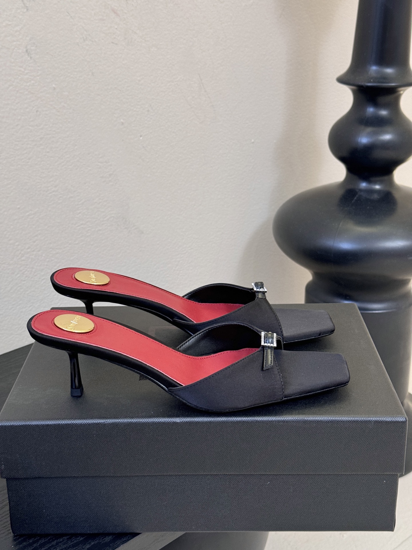 圣罗兰Saint Lauren* 25ss新YSL Logo高跟鞋拖Ysl走秀款高跟鞋 各种小裙子搭配起