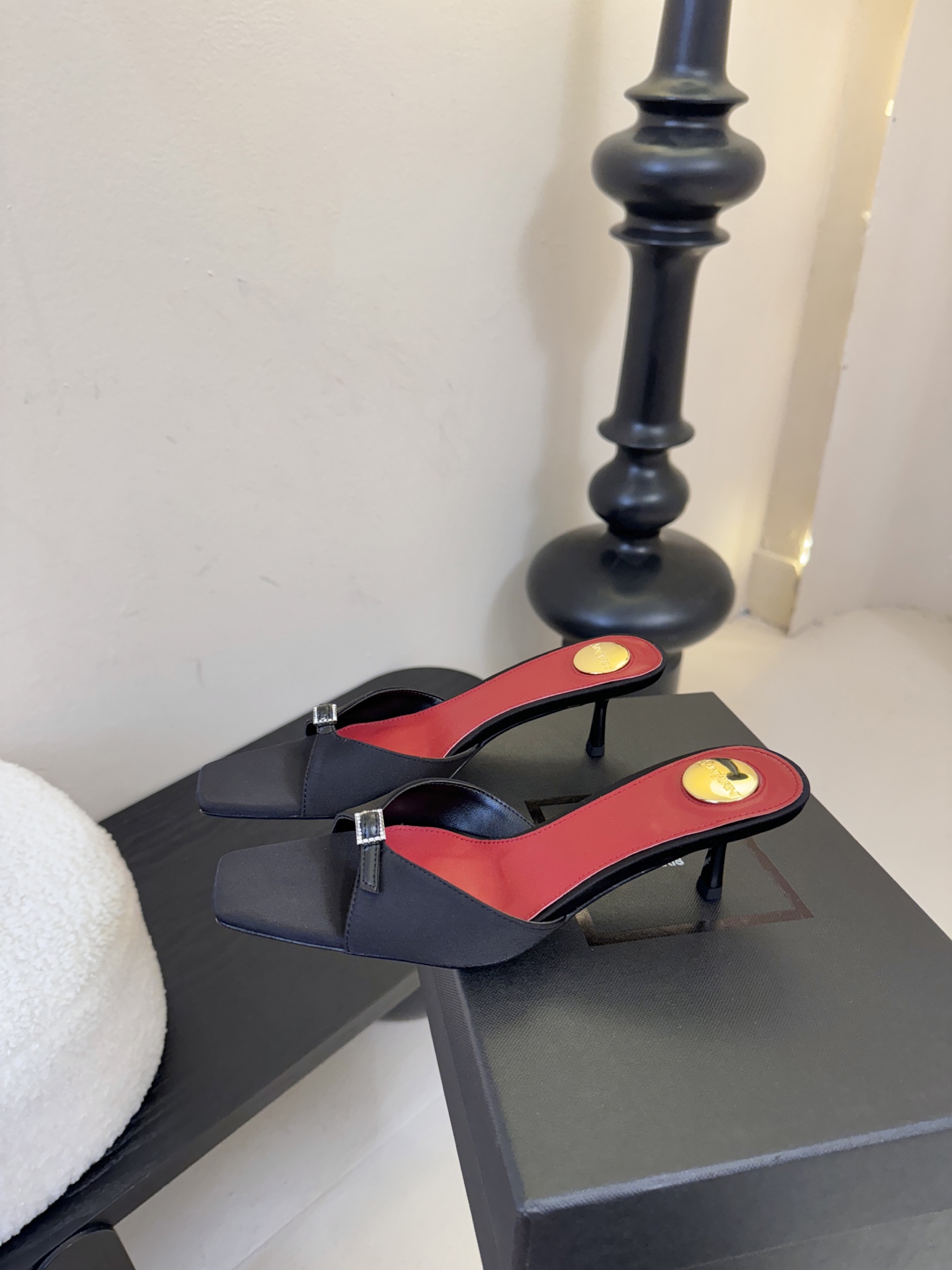 圣罗兰Saint Lauren* 25ss新YSL Logo高跟鞋拖Ysl走秀款高跟鞋 各种小裙子搭配起